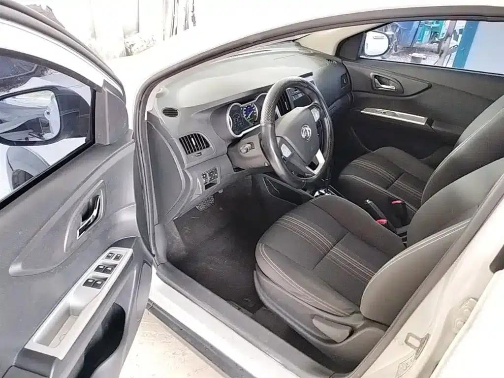 Dongfeng Fengshen AX3 2016 Model 1.5L Automatic Sporty Edition — миниатюра 16