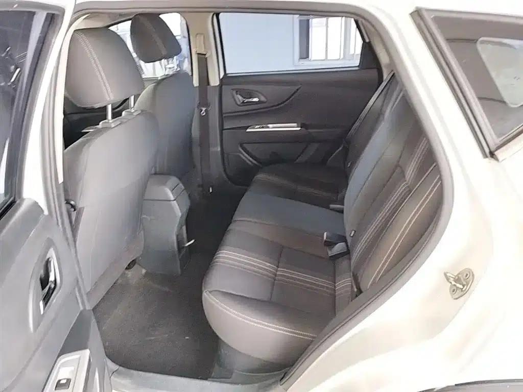 Dongfeng Fengshen AX3 2016 Model 1.5L Automatic Sporty Edition — миниатюра 17
