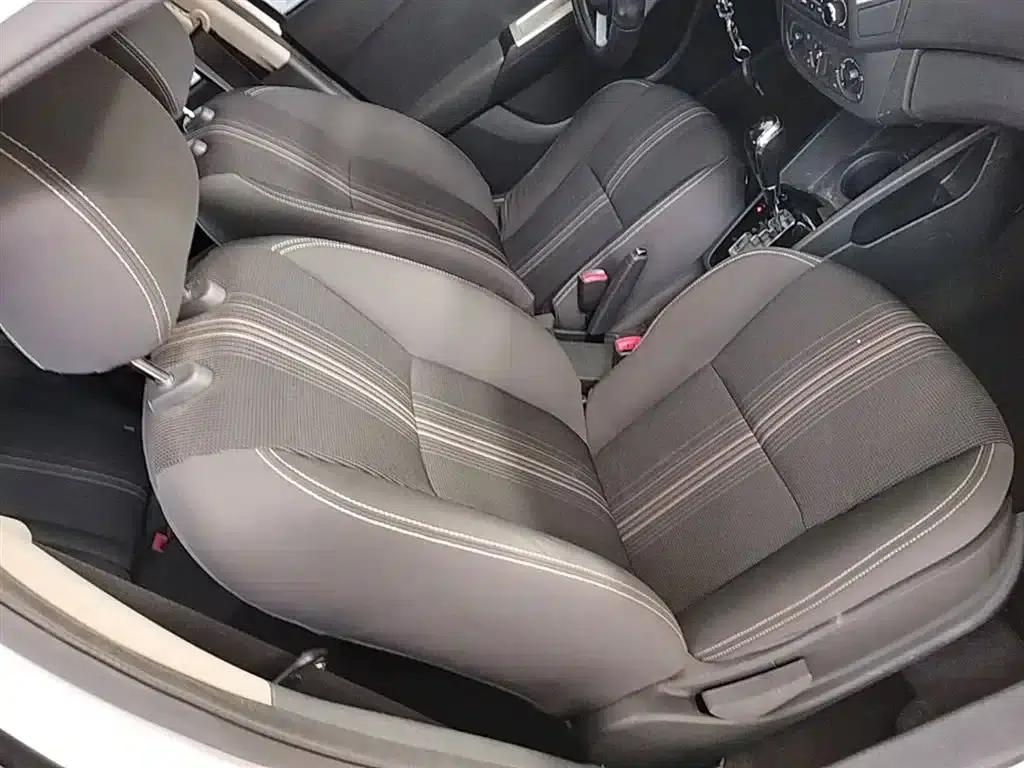 Dongfeng Fengshen AX3 2016 Model 1.5L Automatic Sporty Edition — миниатюра 25