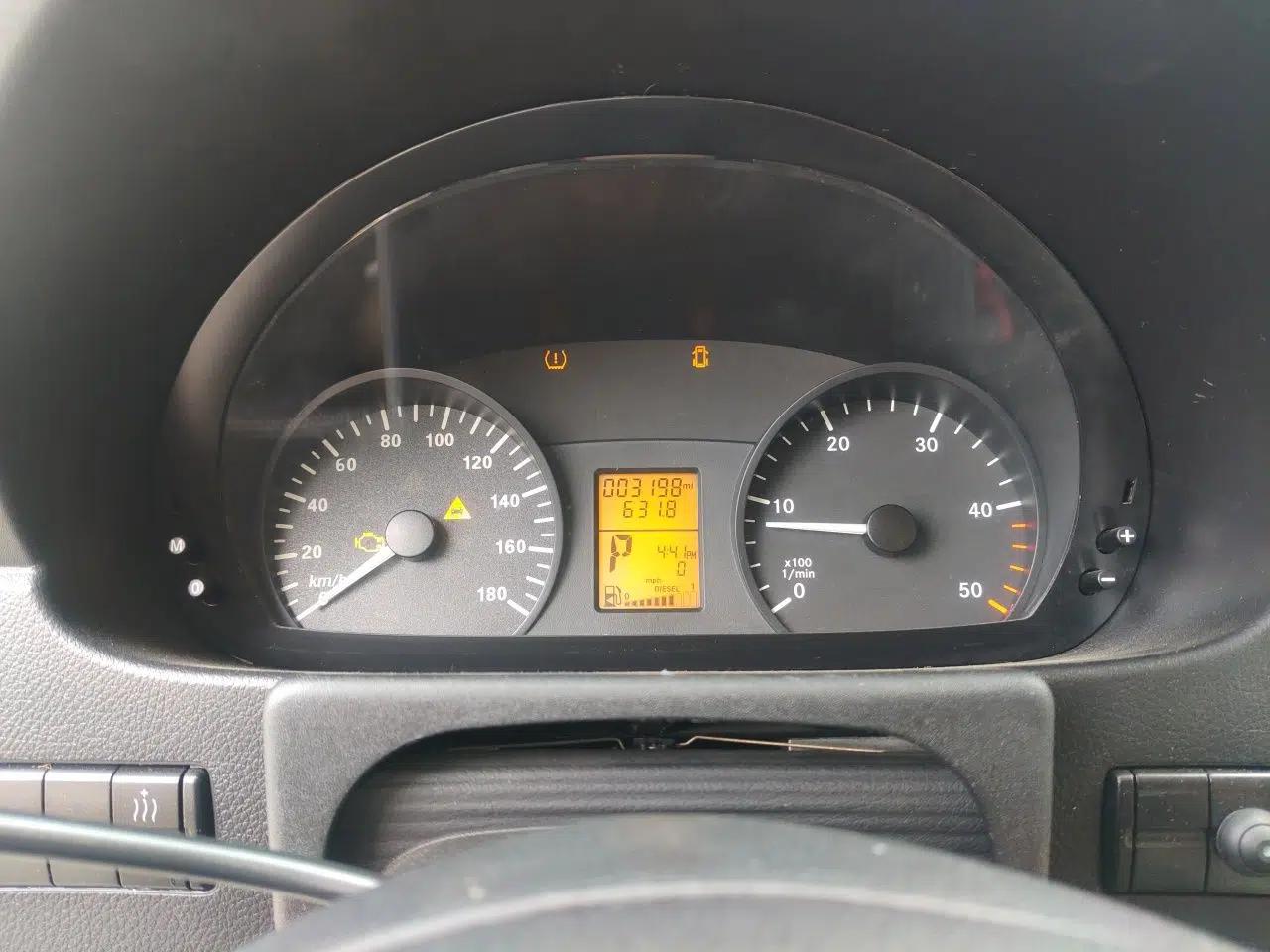 Mercedes-Benz Sprinter  — миниатюра 12