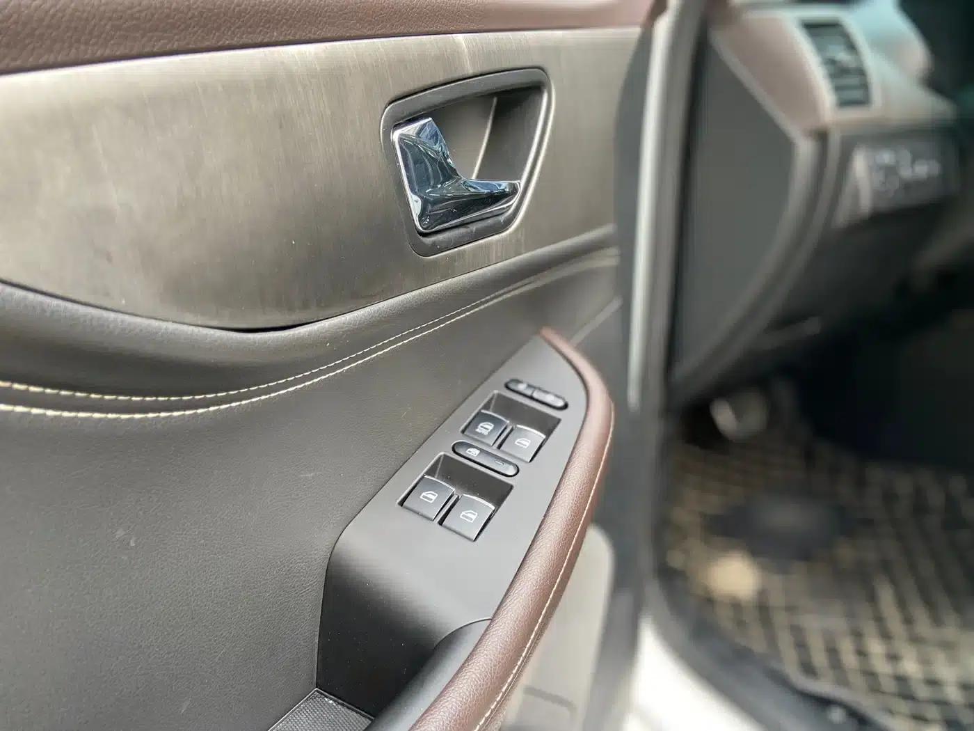 Fengguang S560 2018 Upgraded Model 1.8L CVT Smart Connected 7-Seater — миниатюра 6