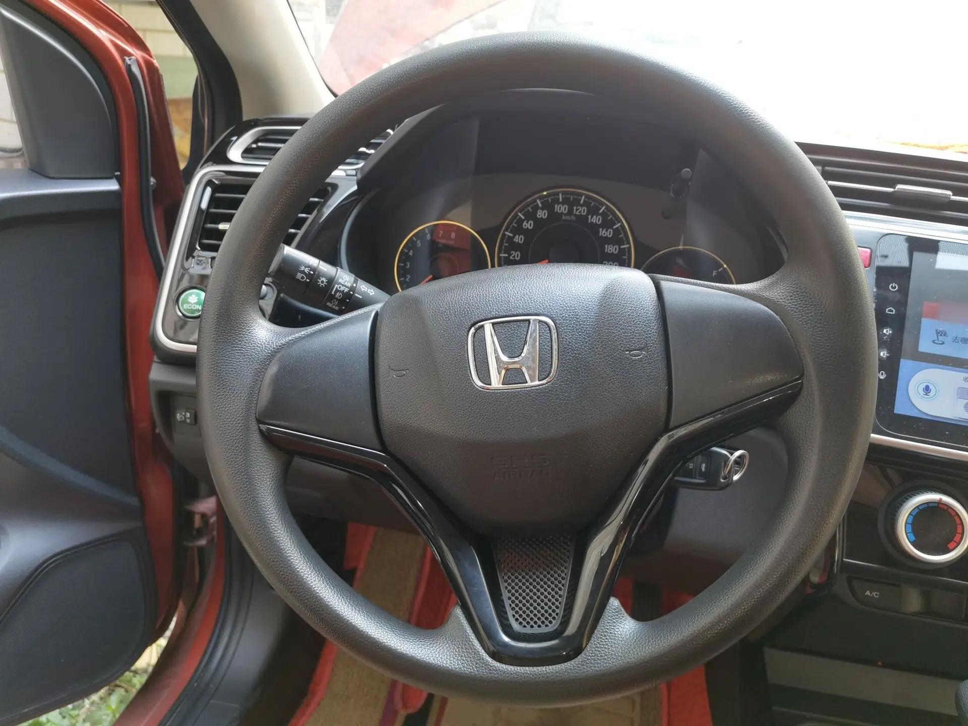 Honda Greiz 2016 1.5L CVT Comfort Version — миниатюра 11