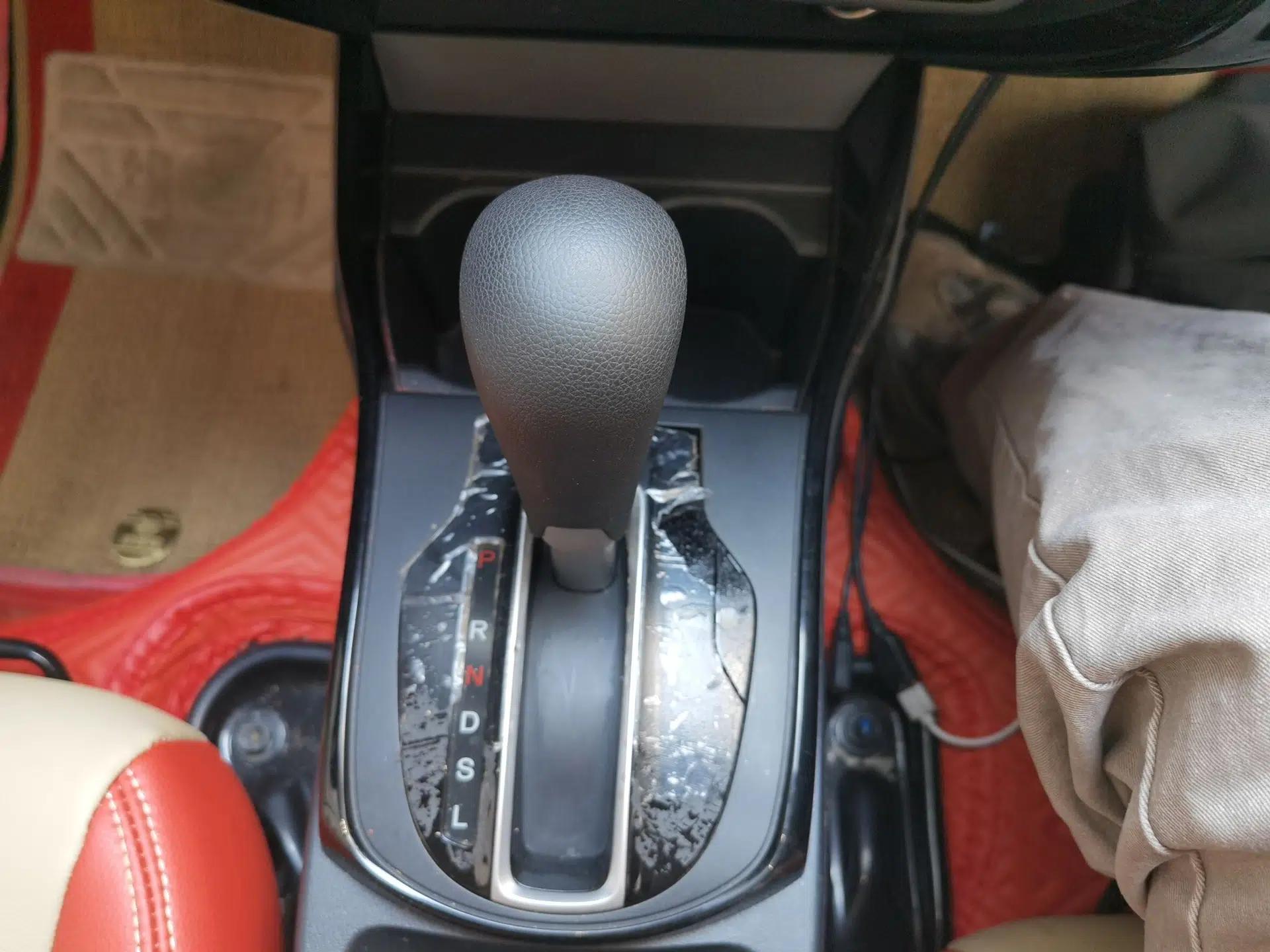 Honda Greiz 2016 1.5L CVT Comfort Version — миниатюра 15