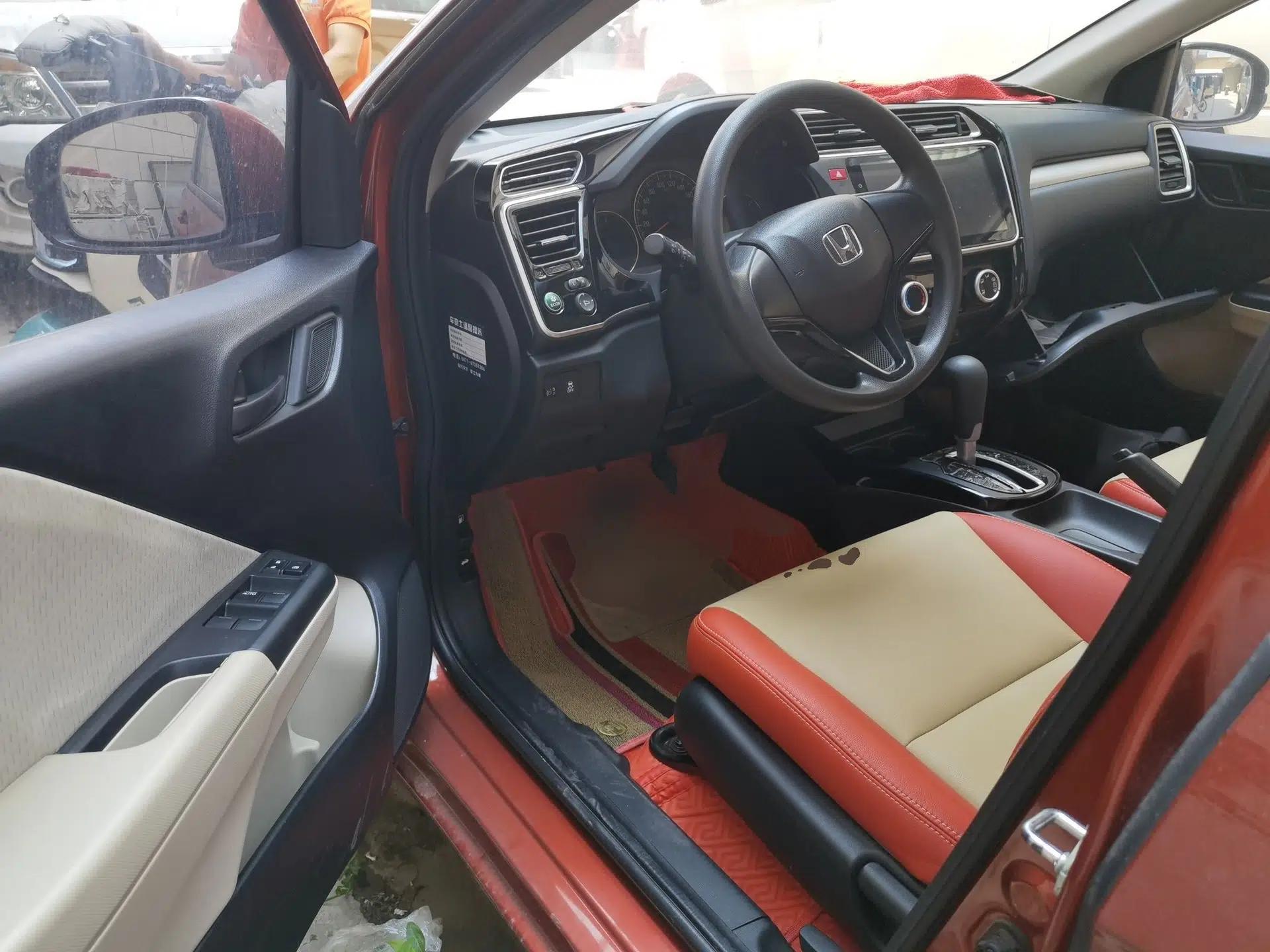 Honda Greiz 2016 1.5L CVT Comfort Version — миниатюра 17