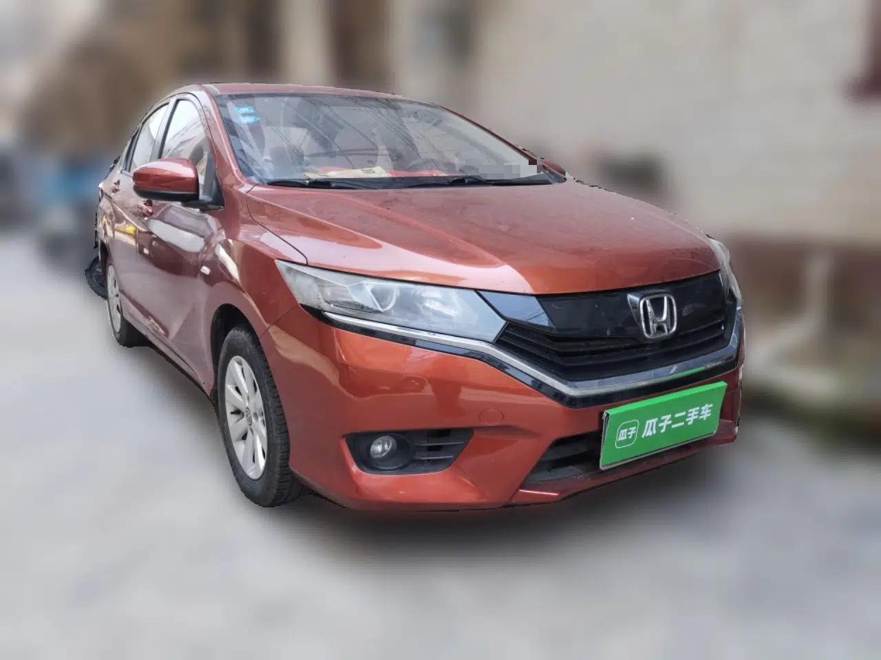 Honda Greiz 2016 1.5L CVT Comfort Version — миниатюра 3