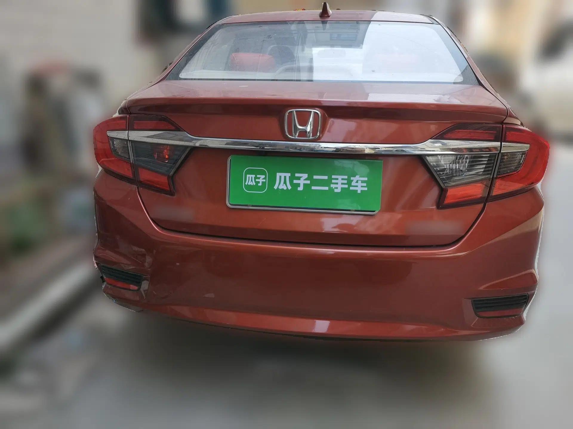 Honda Greiz 2016 1.5L CVT Comfort Version — миниатюра 5