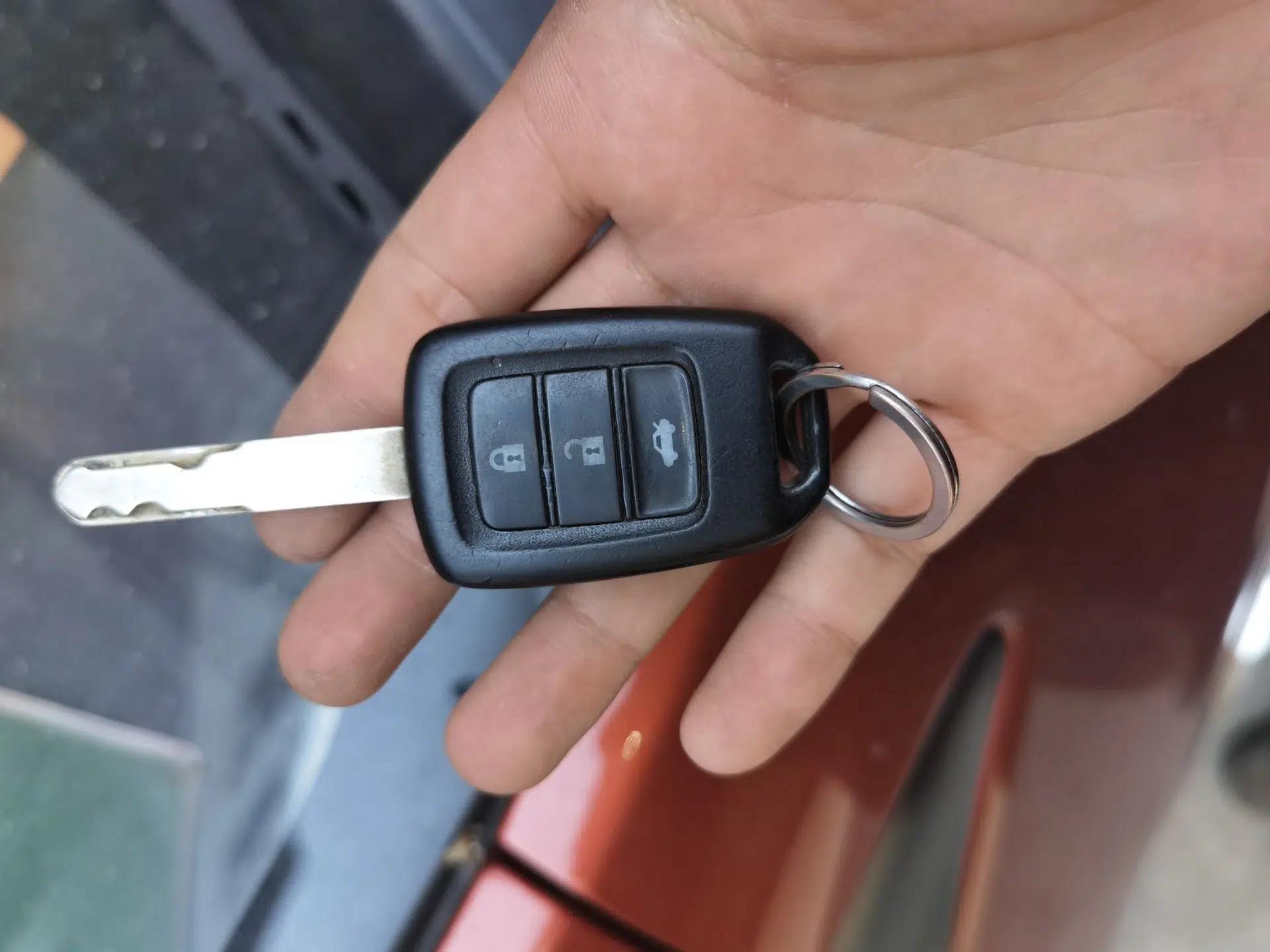 Honda Greiz 2016 1.5L CVT Comfort Version — миниатюра 9