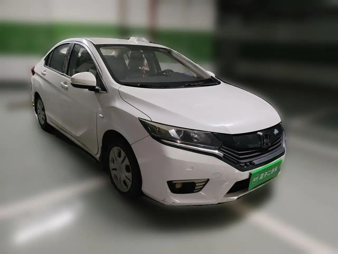 Honda Greiz 2016 1.5L CVT Classic Edition — миниатюра 3