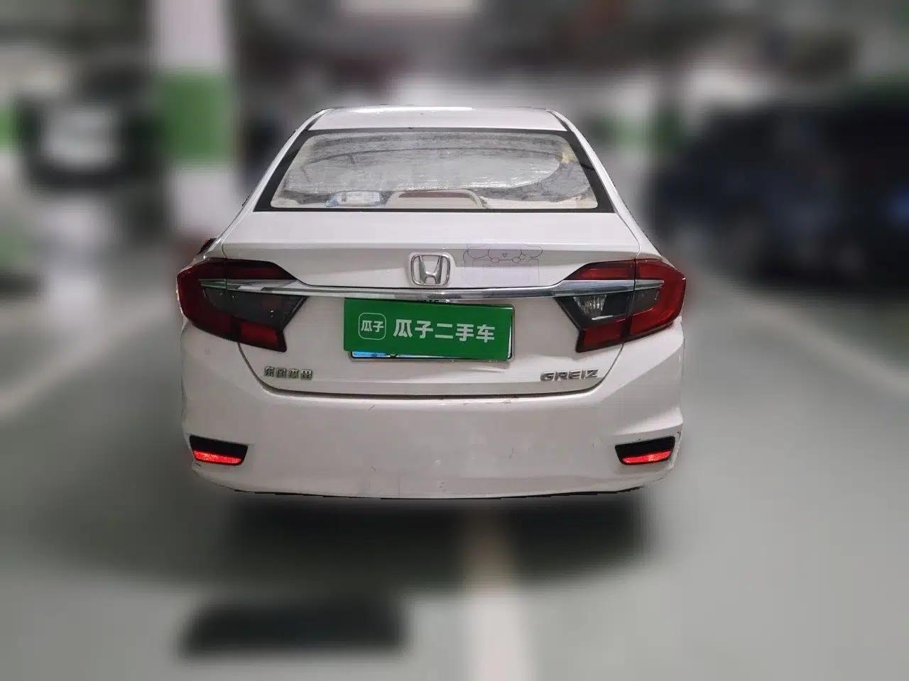 Honda Greiz 2016 1.5L CVT Classic Edition — миниатюра 5