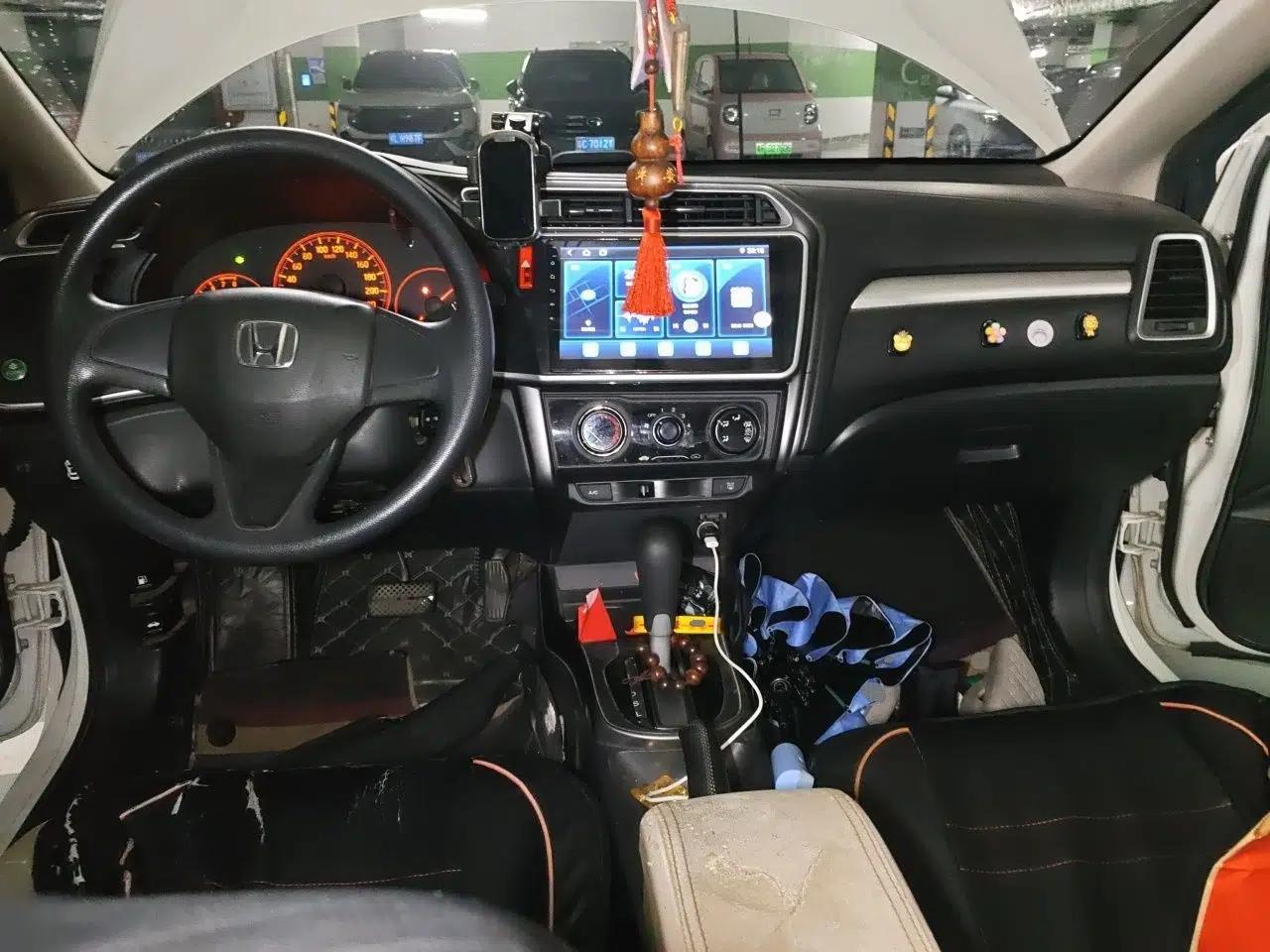 Honda Greiz 2016 1.5L CVT Classic Edition — миниатюра 10