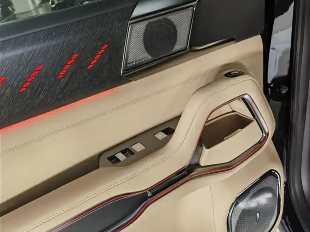 Leopard 8 2025 Smart & Brave Flagship Edition 7-Seater — миниатюра 5