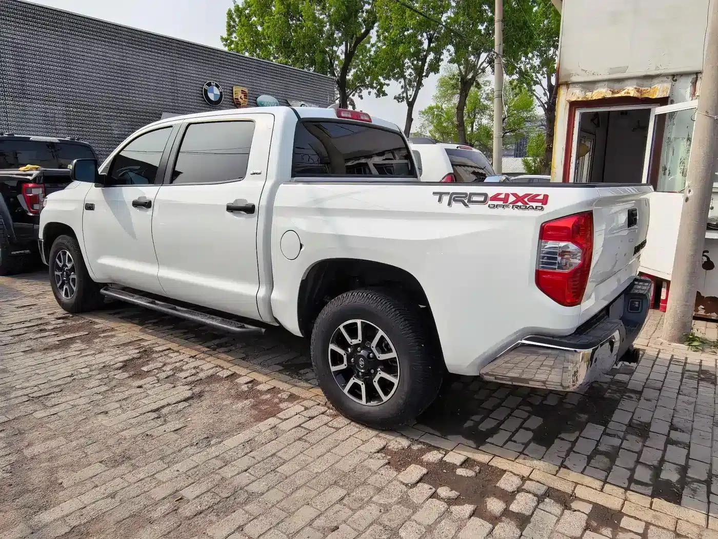 2020 Tundra 5.7L US Spec — миниатюра 11