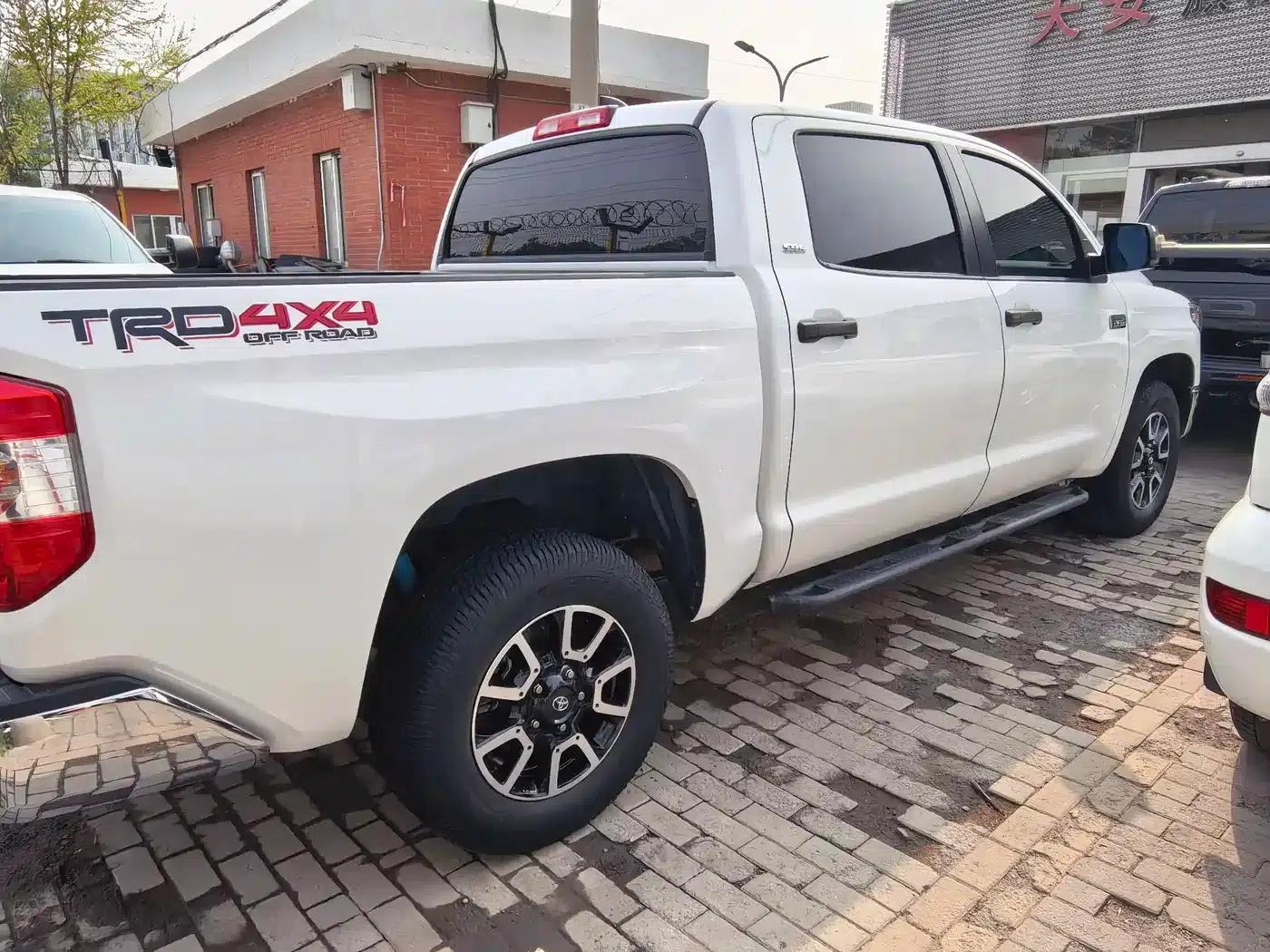 2020 Tundra 5.7L US Spec — миниатюра 12