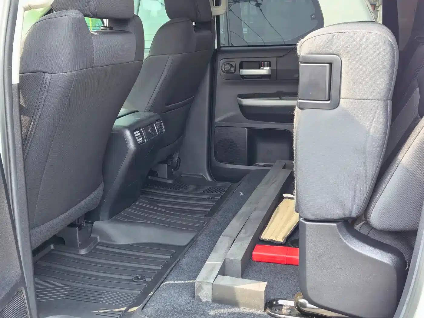 2020 Tundra 5.7L US Spec — миниатюра 4