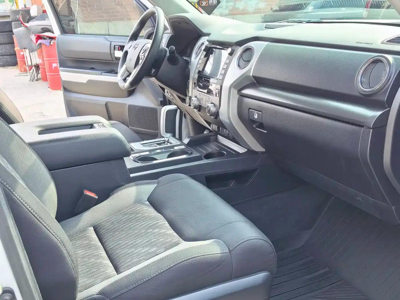 2020 Tundra 5.7L US Spec — миниатюра 7