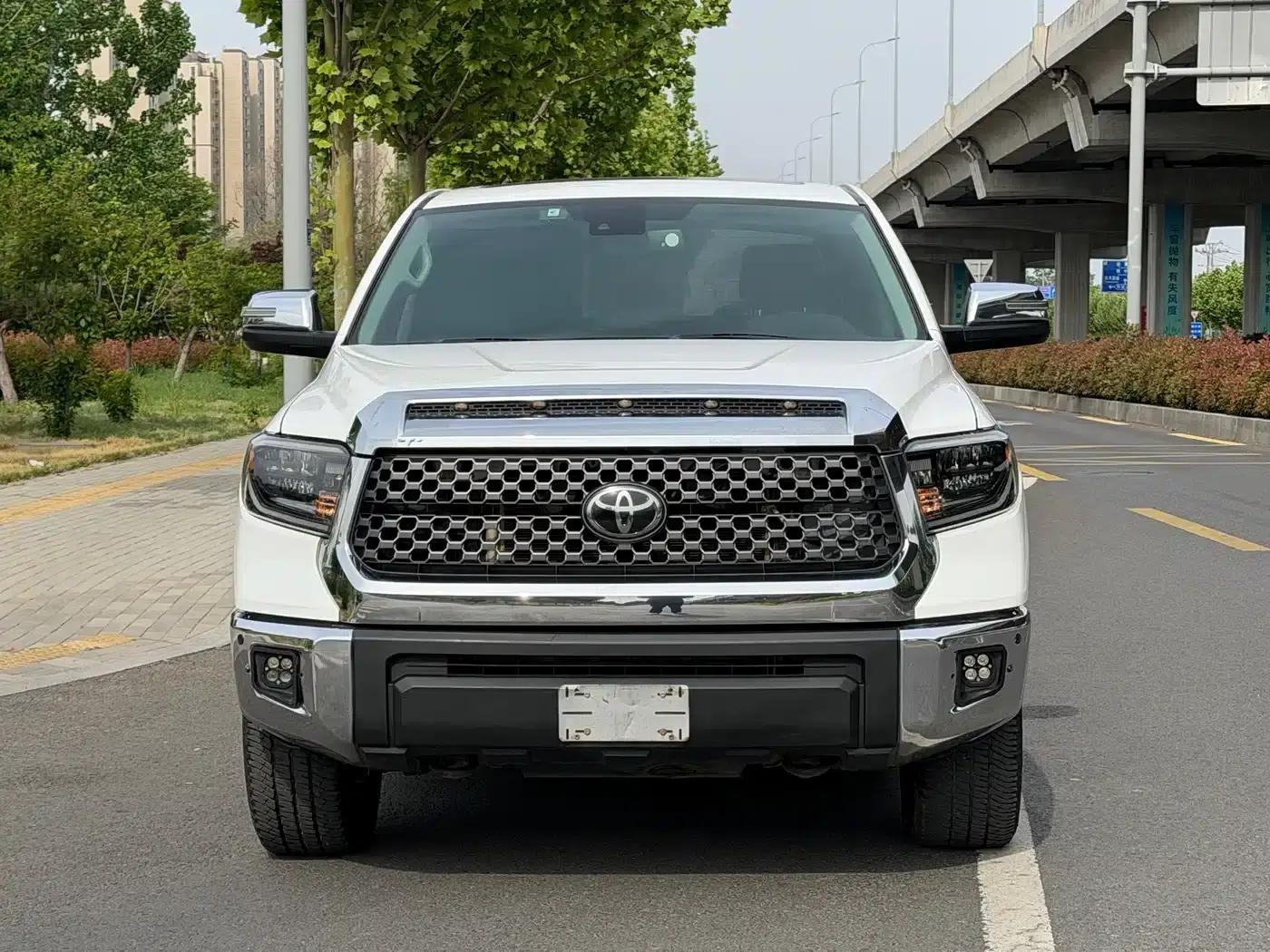 2020 Tundra 5.7L Automatic — миниатюра 2