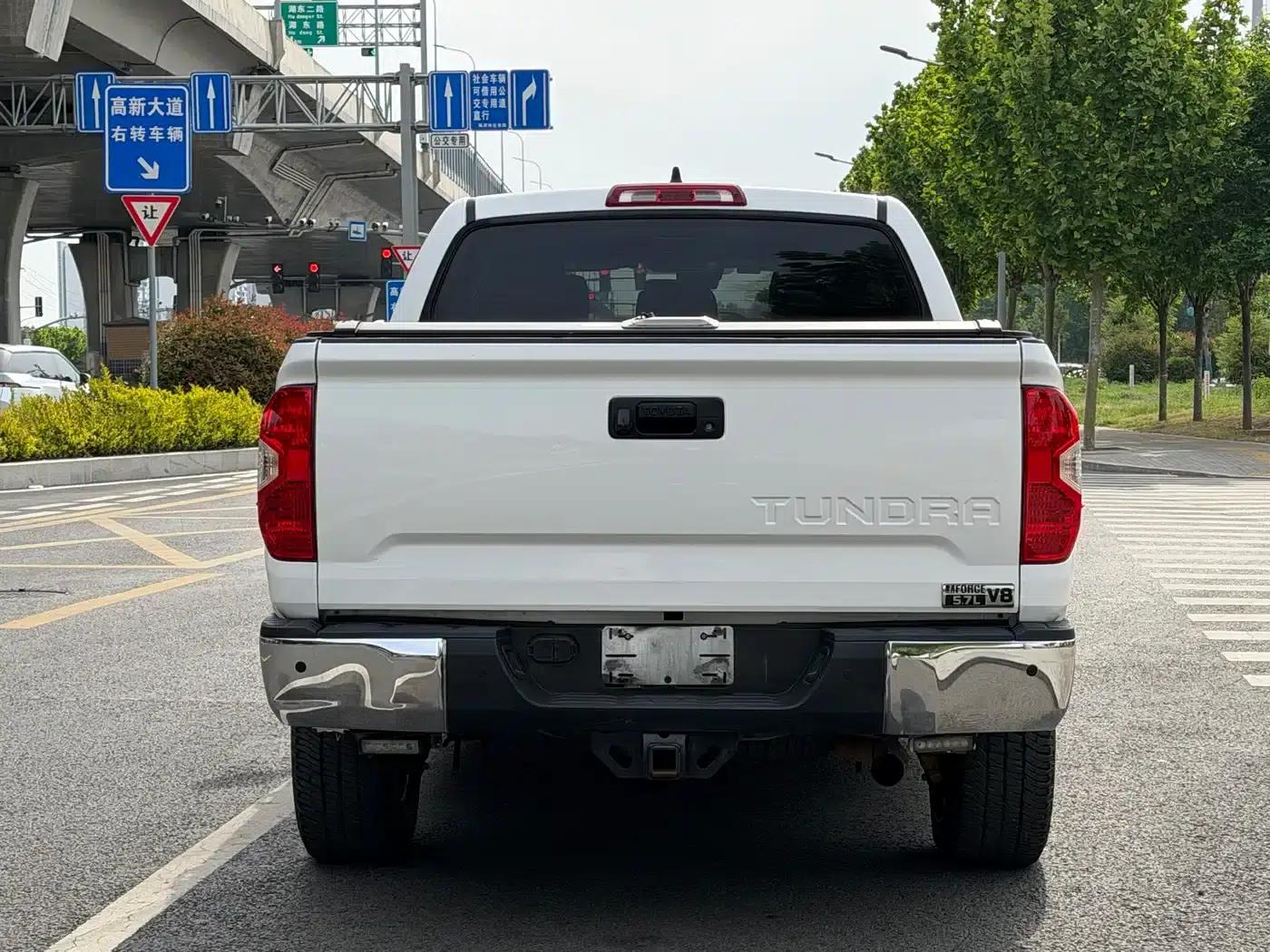 2020 Tundra 5.7L Automatic — миниатюра 4