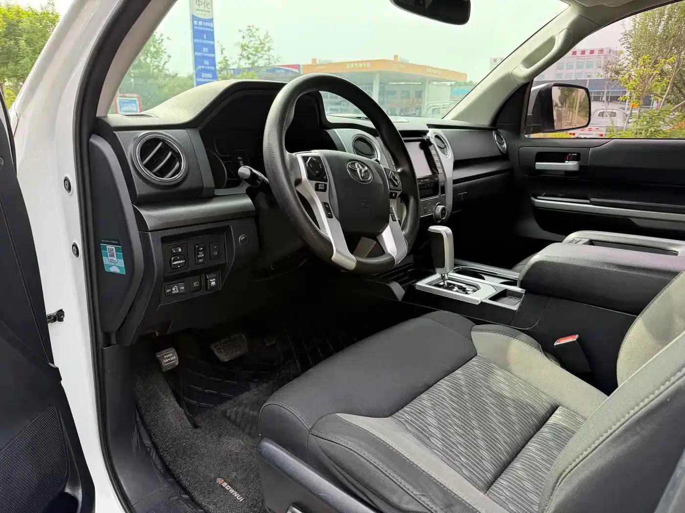 2020 Tundra 5.7L Automatic — миниатюра 8