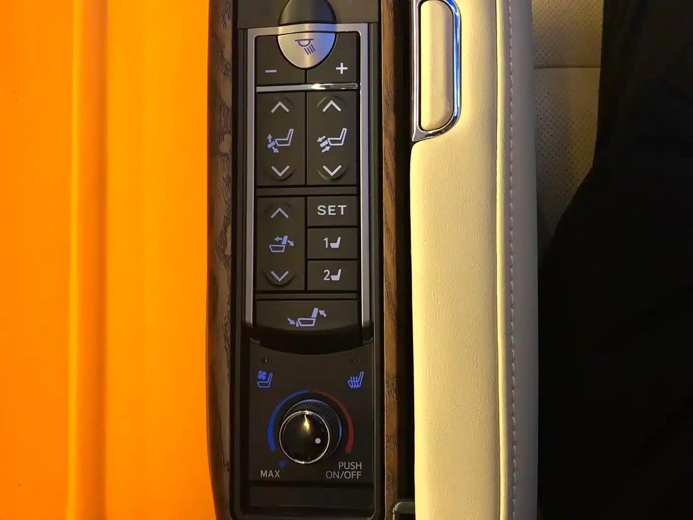 2019 Toyota Coaster 4.0L Premium Edition GRB53L-ZCMSK 20-seater Special Edition 9GR — миниатюра 13