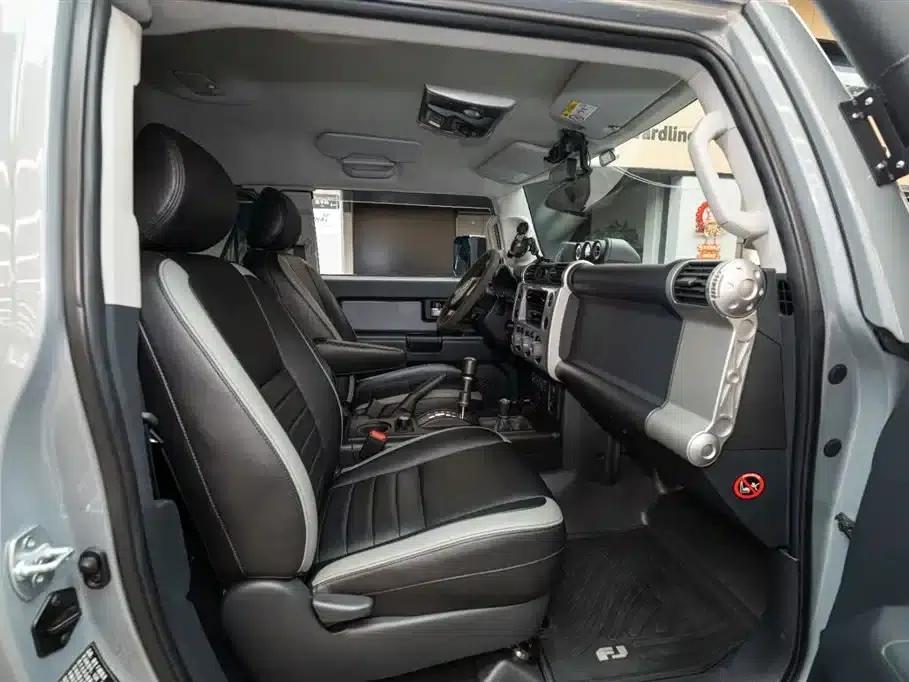 2017 FJ Cruiser 4.0L — миниатюра 18