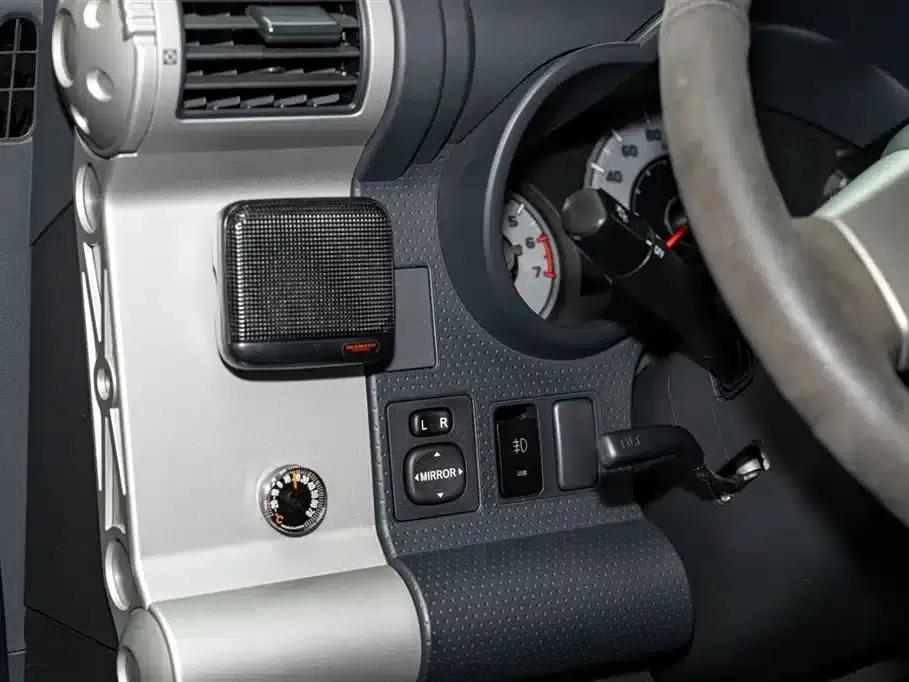 2017 FJ Cruiser 4.0L — миниатюра 9