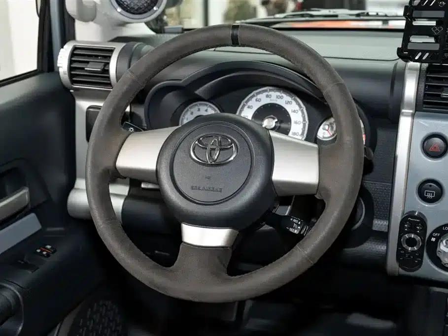 2017 FJ Cruiser 4.0L — миниатюра 10