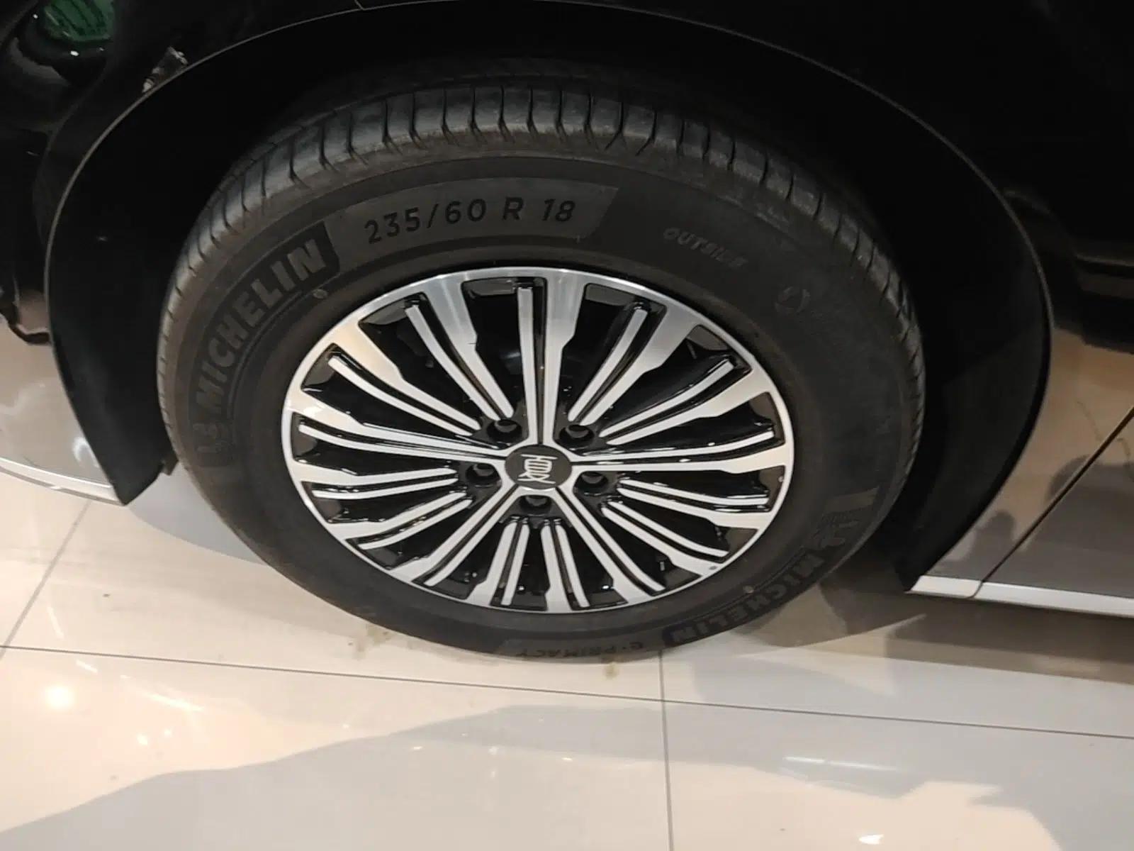 BYD Xia 2026 DM-i 1.5T 218KM Excellence Edition — миниатюра 8