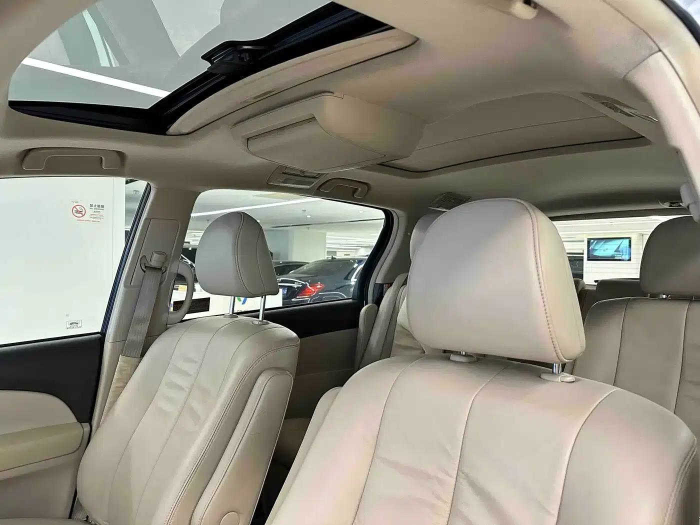 2012 Previa 2.4L 7-seater Luxury Edition — миниатюра 11