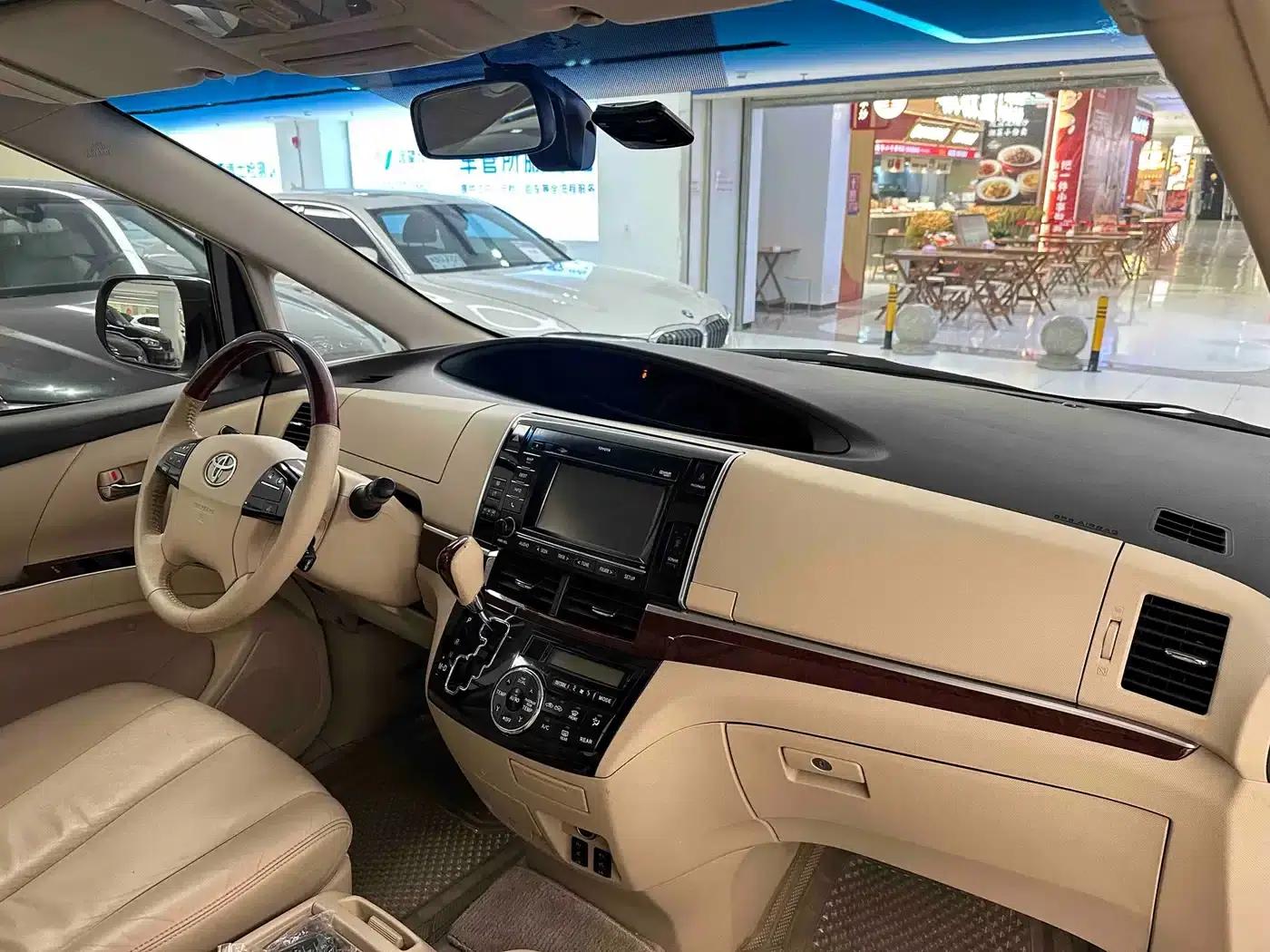 2012 Previa 2.4L 7-seater Luxury Edition — миниатюра 13
