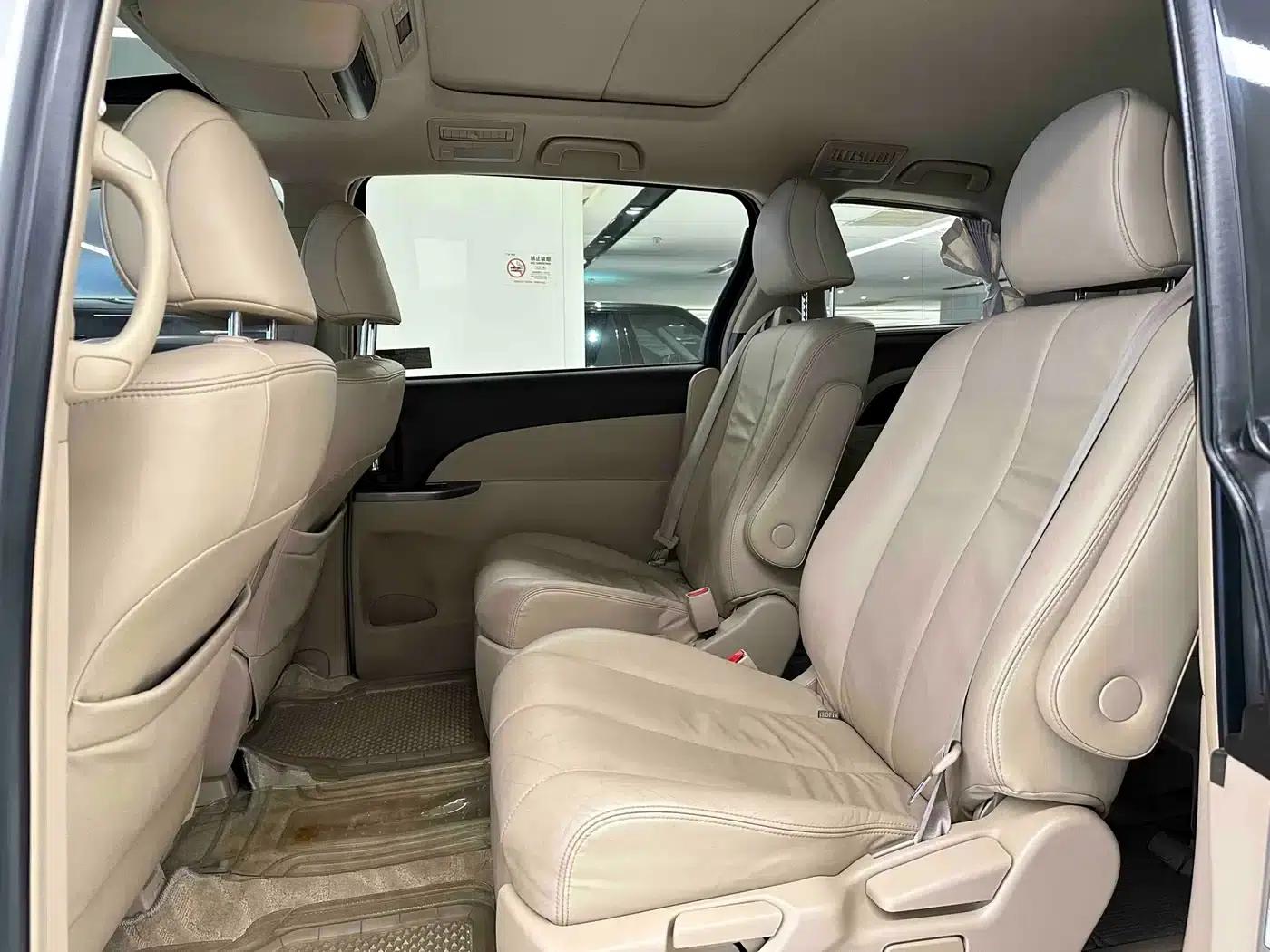 2012 Previa 2.4L 7-seater Luxury Edition — миниатюра 14