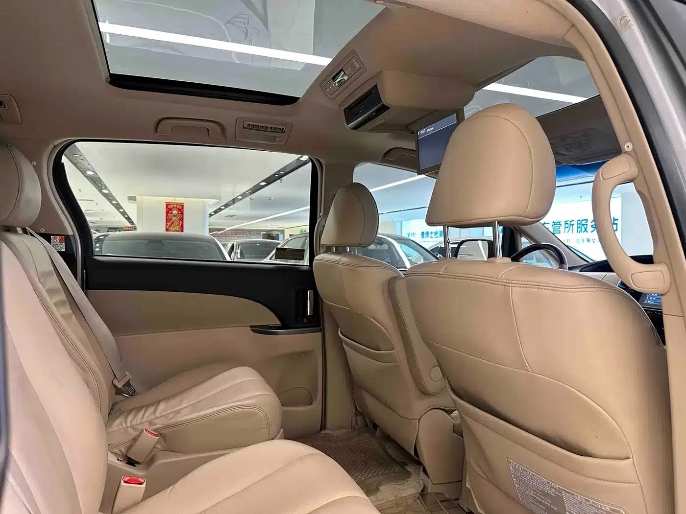 2012 Previa 2.4L 7-seater Luxury Edition — миниатюра 15