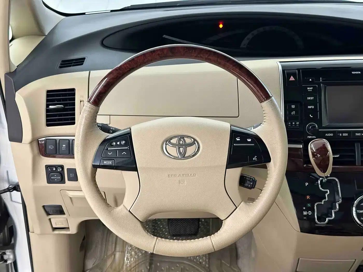 2012 Previa 2.4L 7-seater Luxury Edition — миниатюра 17