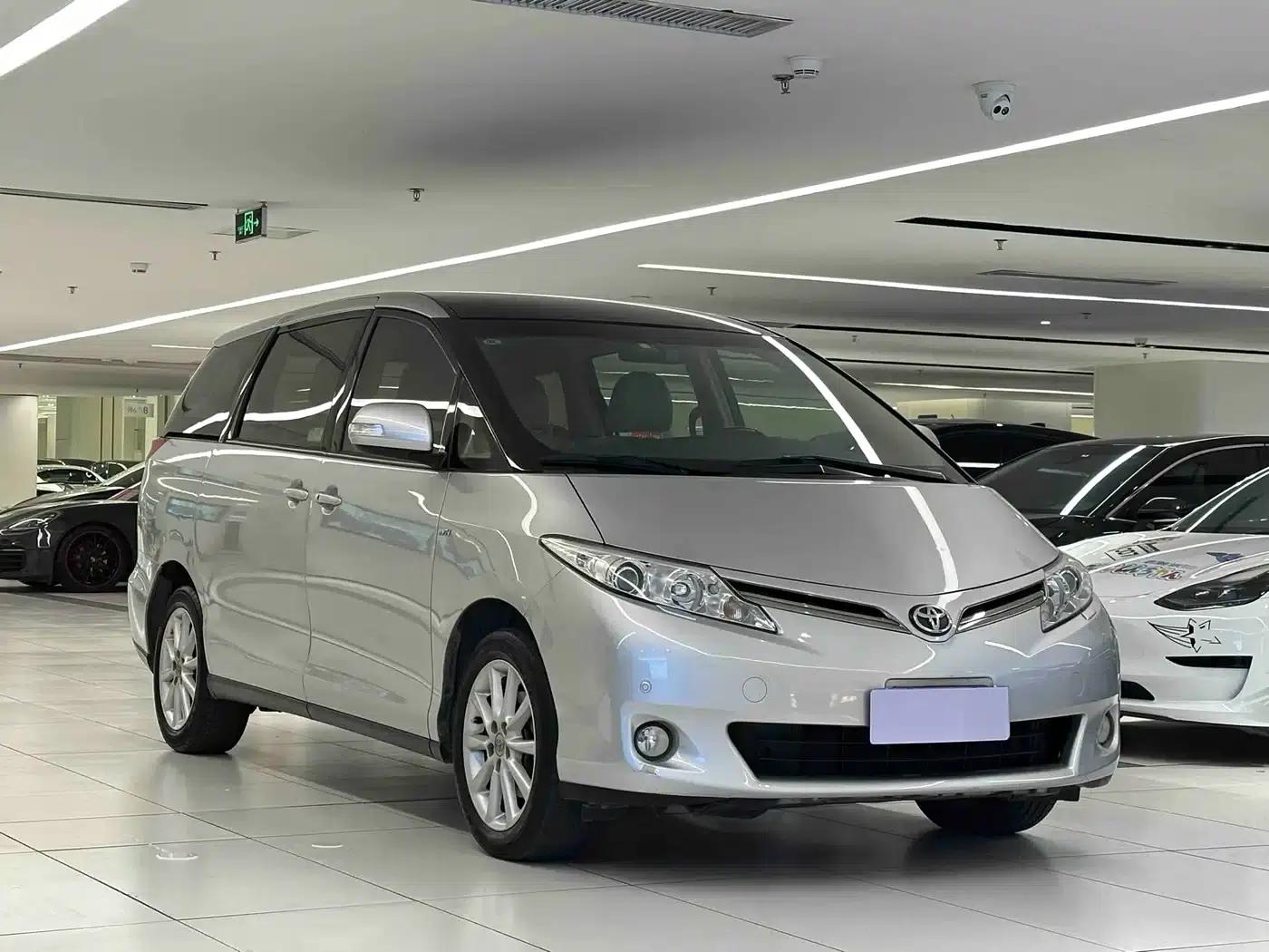 2012 Previa 2.4L 7-seater Luxury Edition — миниатюра 3