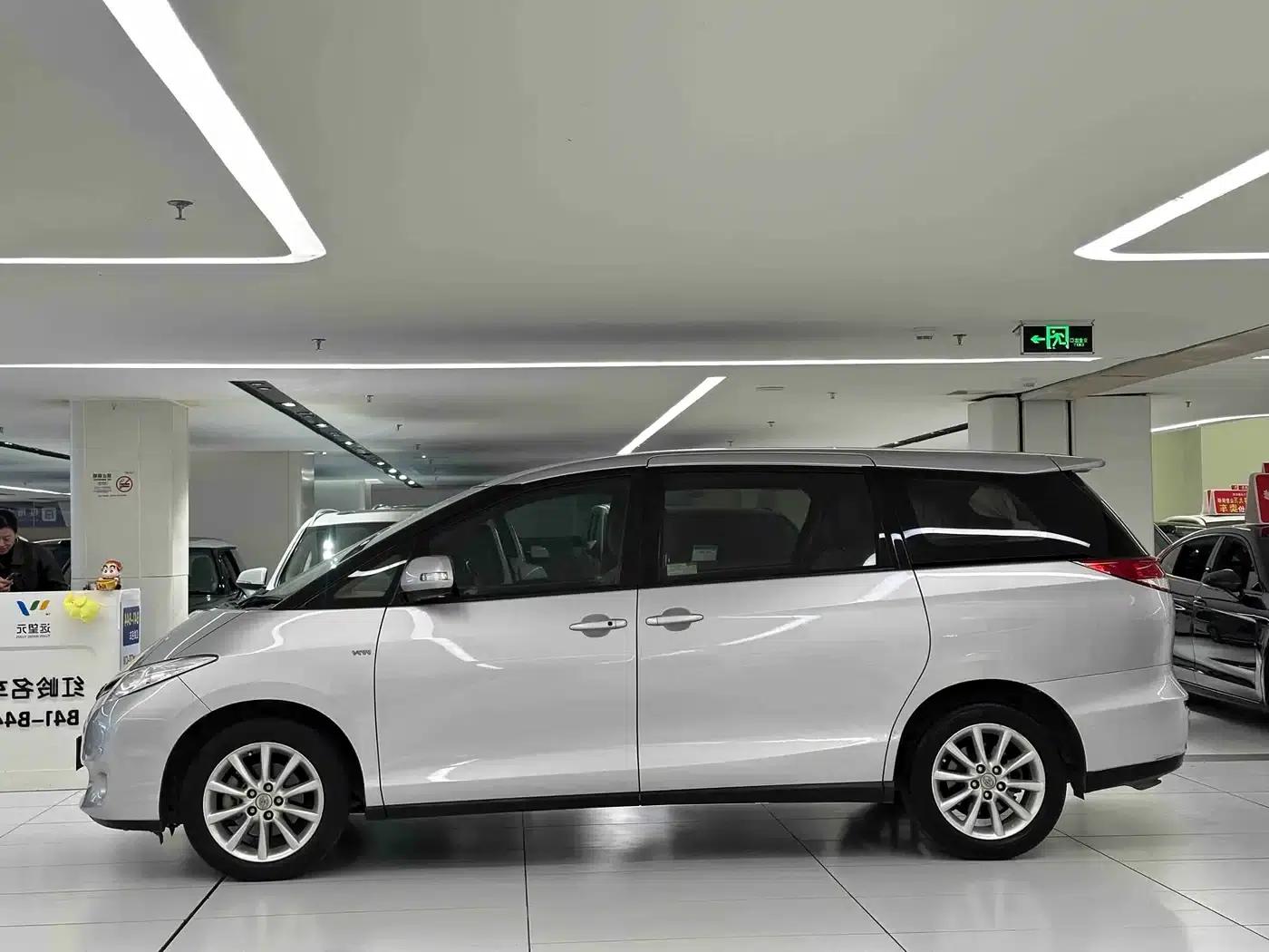 2012 Previa 2.4L 7-seater Luxury Edition — миниатюра 4