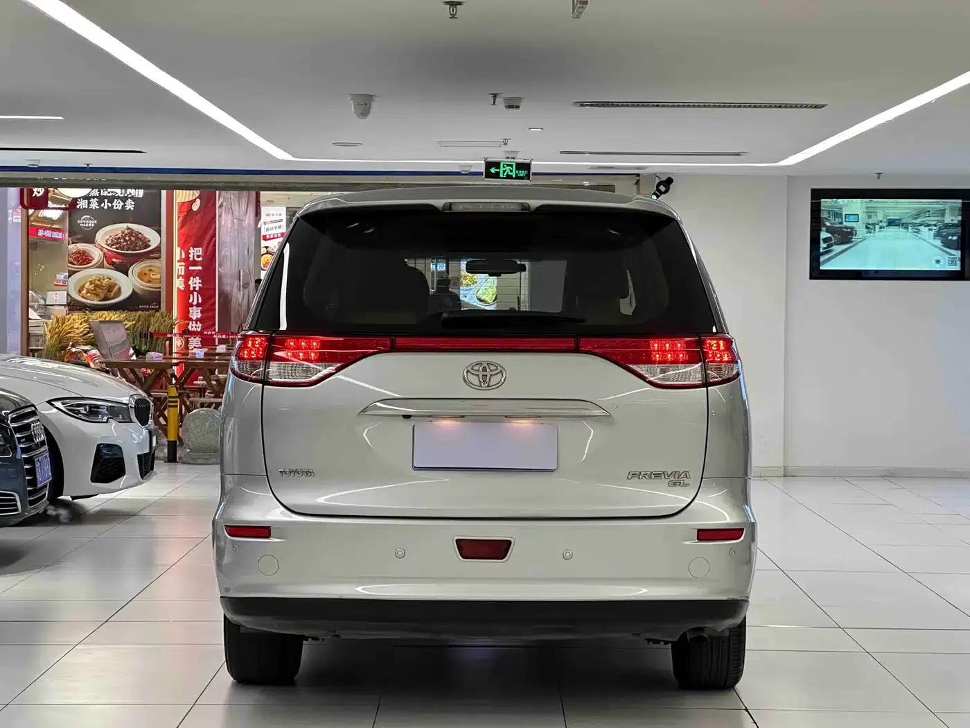2012 Previa 2.4L 7-seater Luxury Edition — миниатюра 6
