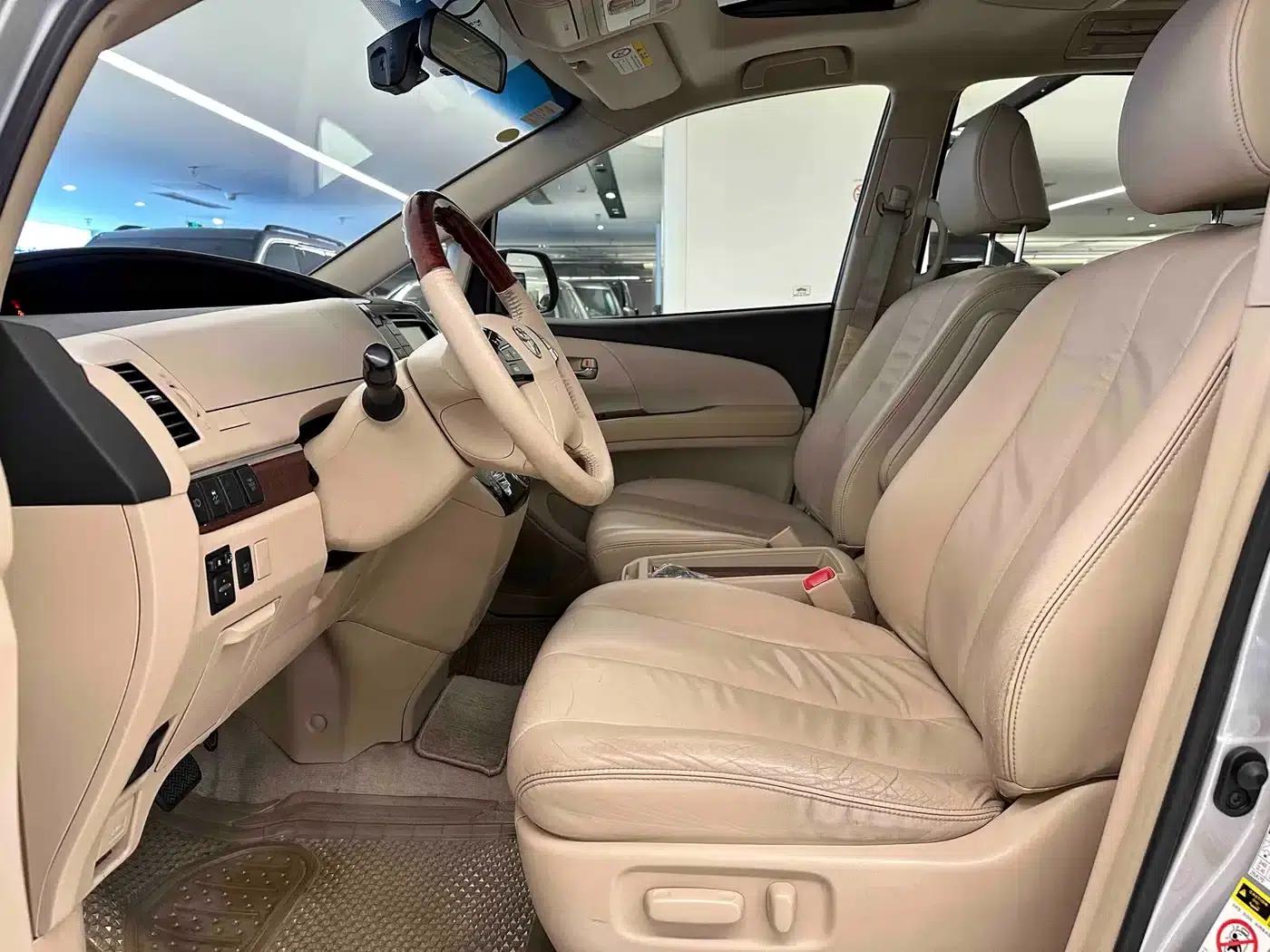 2012 Previa 2.4L 7-seater Luxury Edition — миниатюра 9