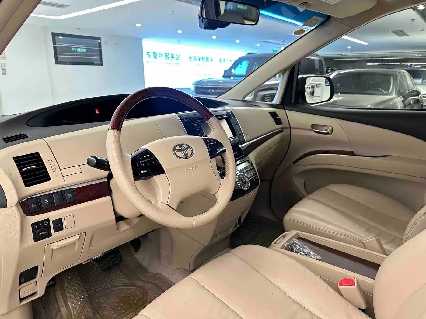 2012 Previa 2.4L 7-seater Luxury Edition — миниатюра 10