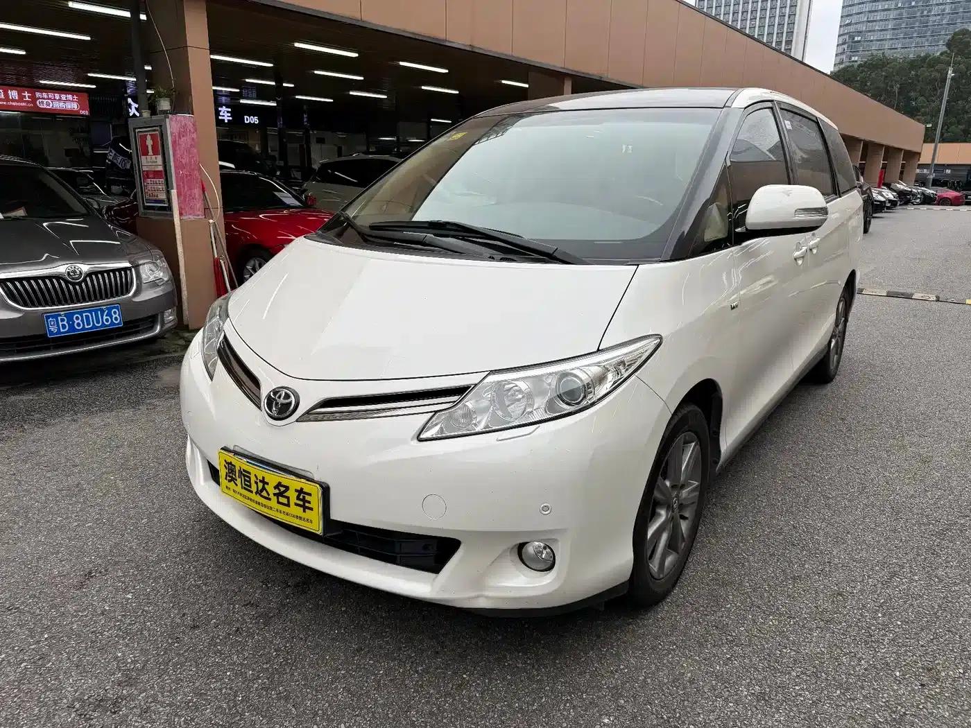 2012 Previa 2.4L 7-seater Luxury Edition — миниатюра 1