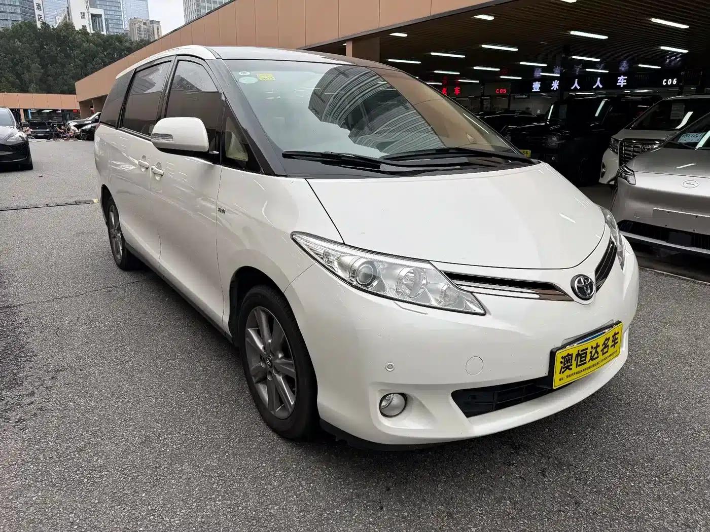 2012 Previa 2.4L 7-seater Luxury Edition — миниатюра 3