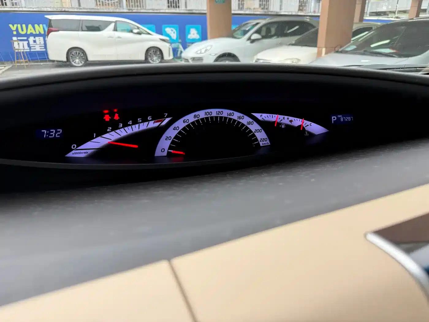 2012 Previa 2.4L 7-seater Luxury Edition — миниатюра 4