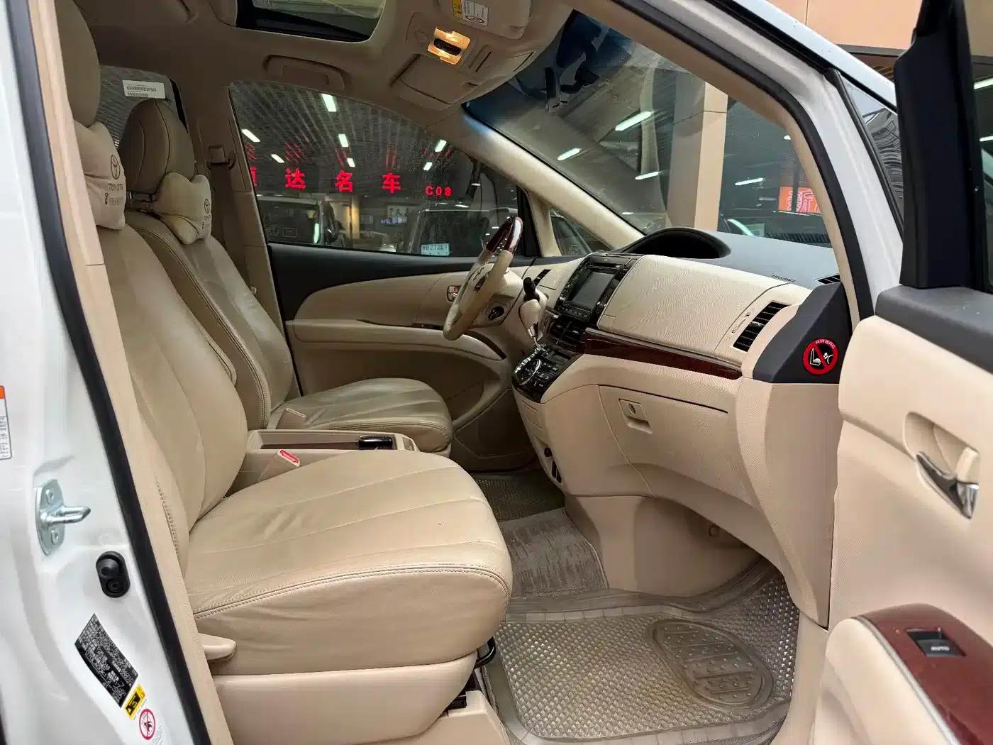 2012 Previa 2.4L 7-seater Luxury Edition — миниатюра 5