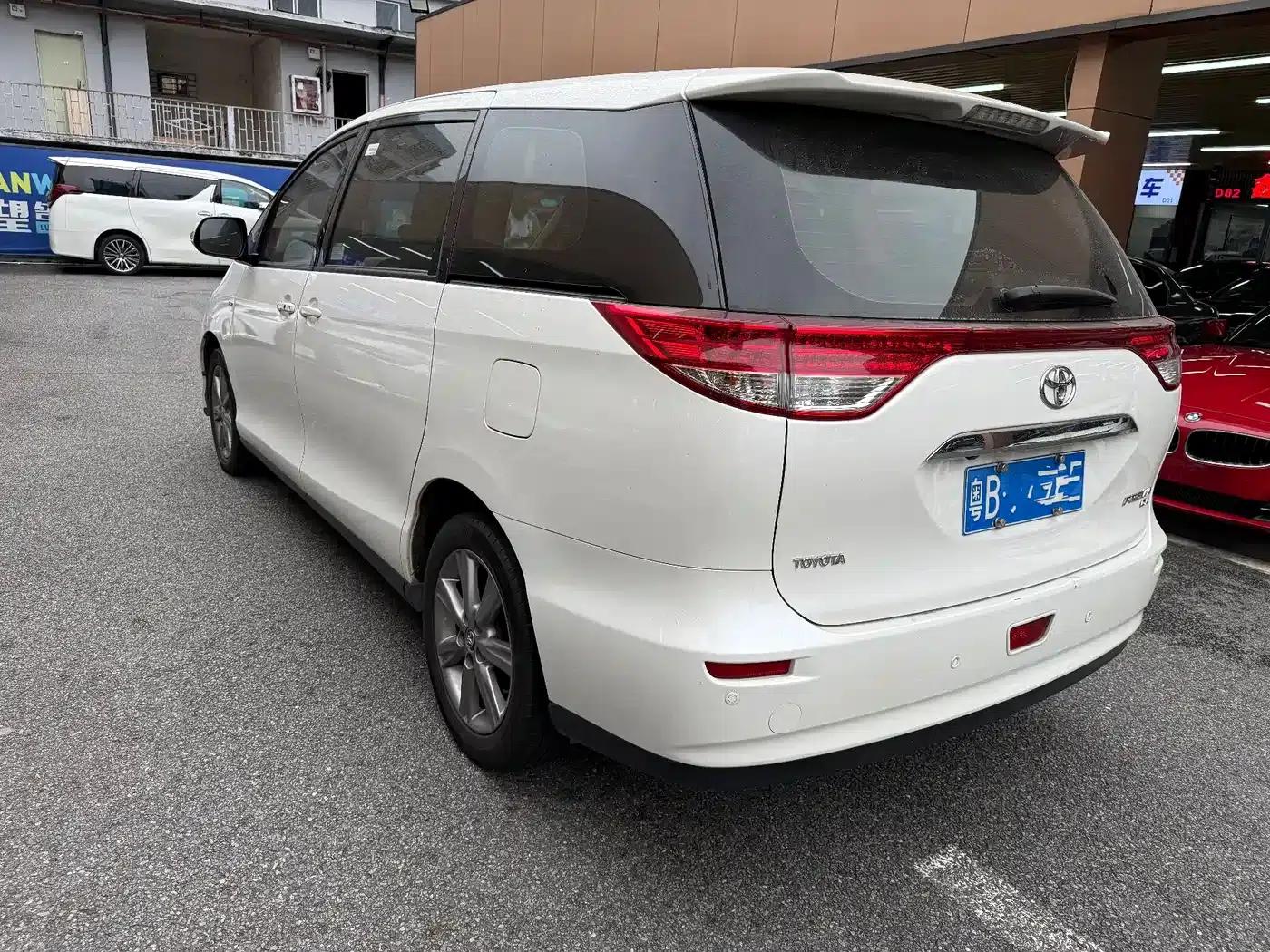 2012 Previa 2.4L 7-seater Luxury Edition — миниатюра 9