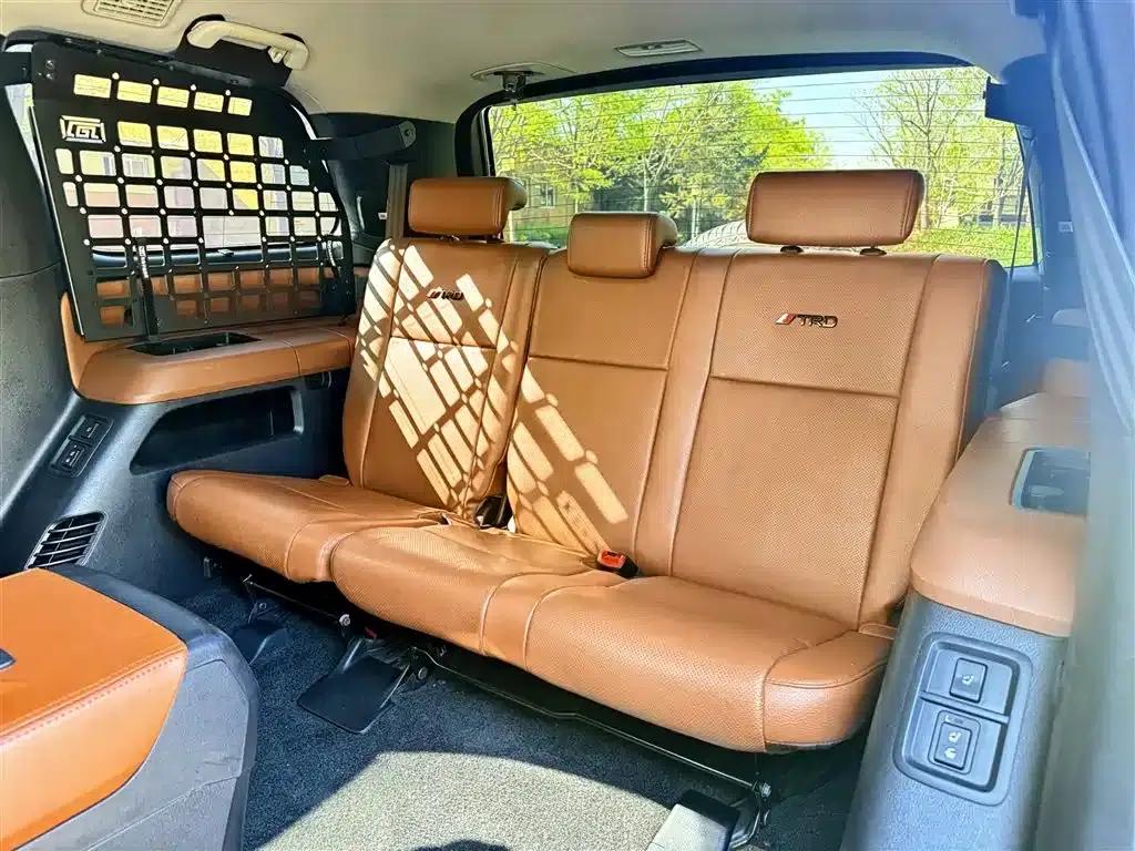 Sequoia 2015 5.7L Hennessy Edition — миниатюра 11