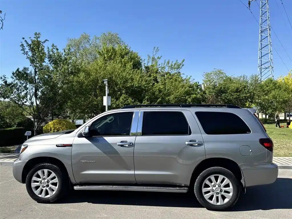 2014 Sequoia 5.7L Automatic — миниатюра 5