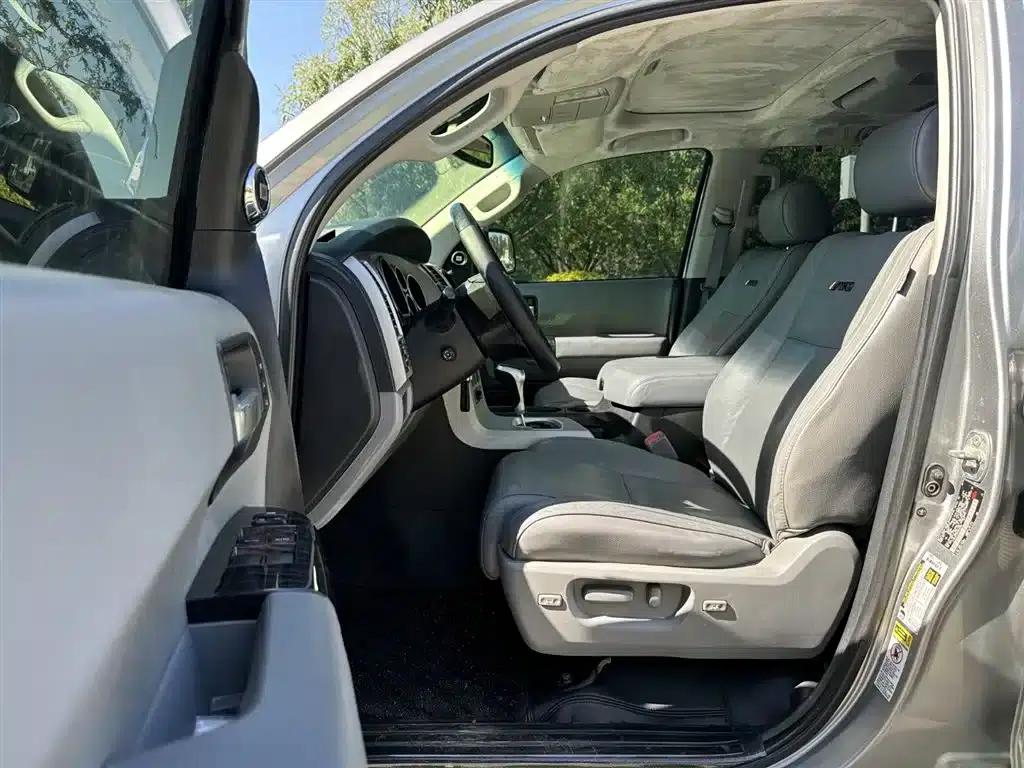 2014 Sequoia 5.7L Automatic — миниатюра 7