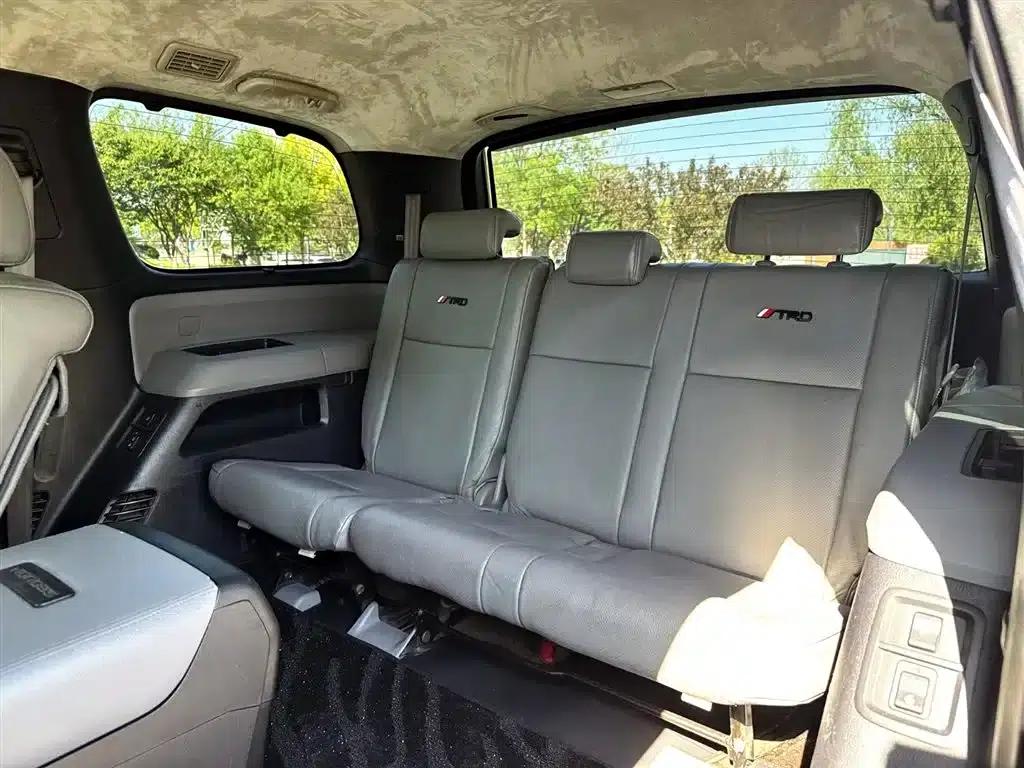 2014 Sequoia 5.7L Automatic — миниатюра 9