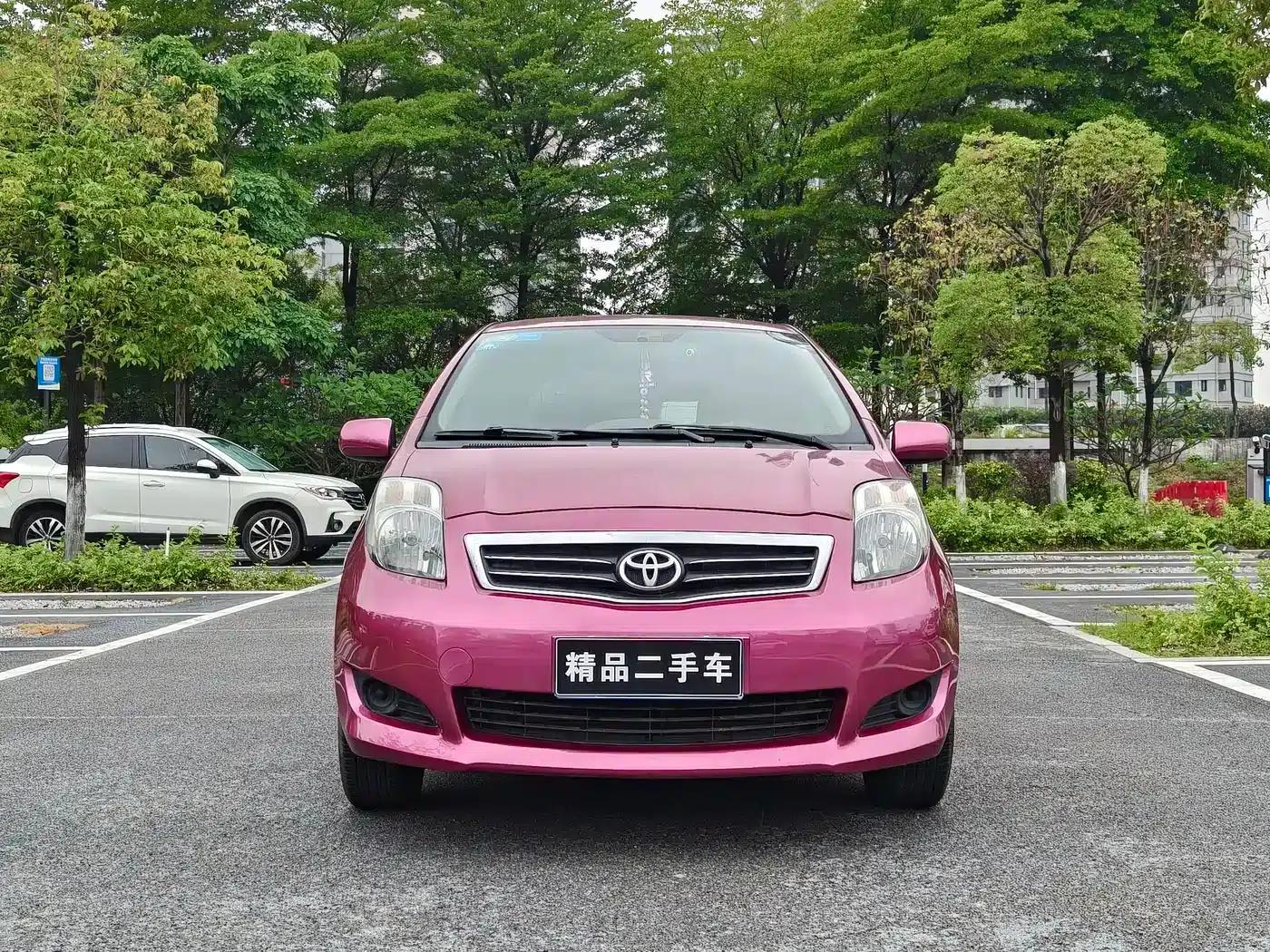 2011 Toyota Yaris 1.6E Automatic Dynamic Edition — миниатюра 2