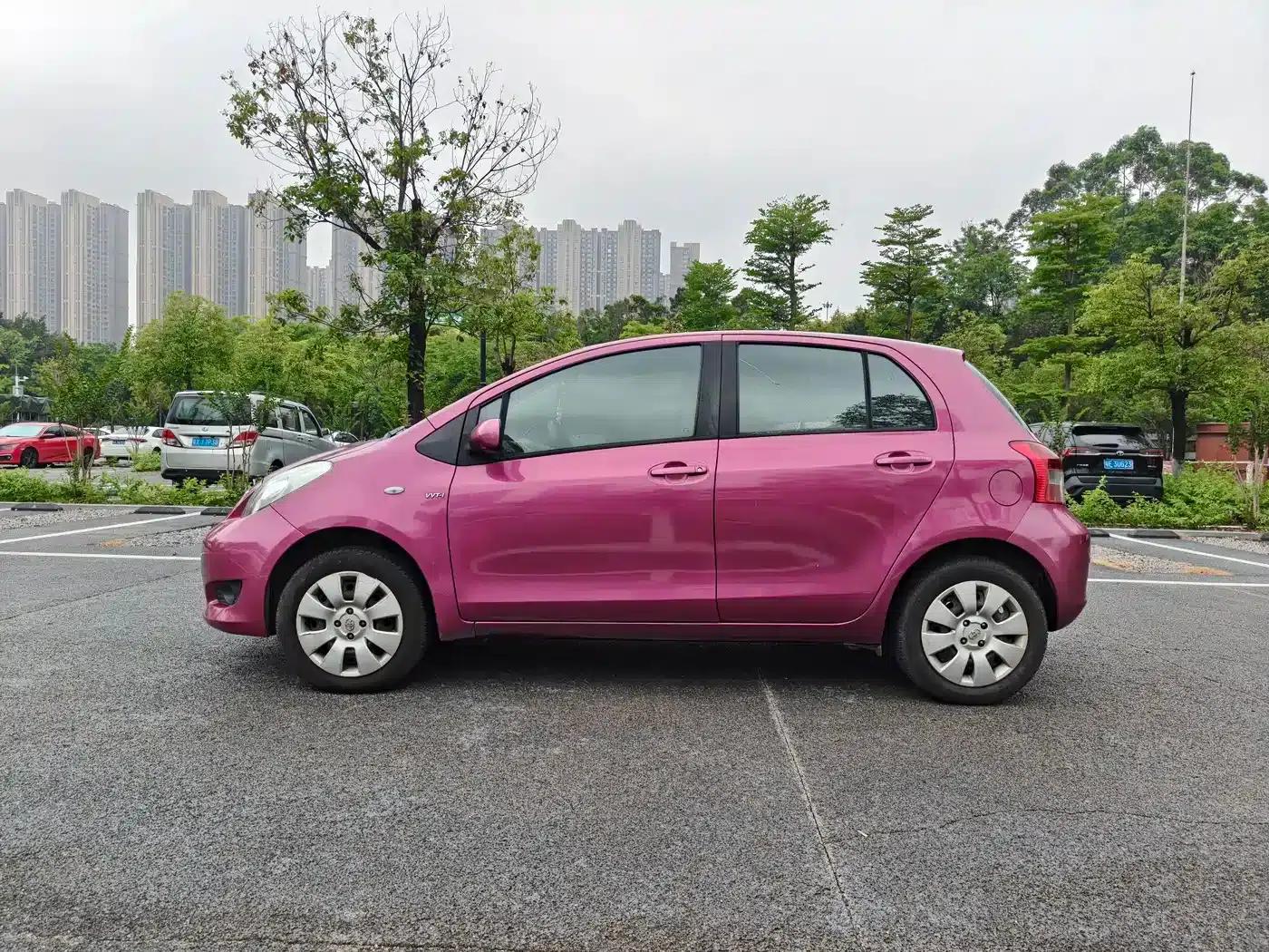 2011 Toyota Yaris 1.6E Automatic Dynamic Edition — миниатюра 10
