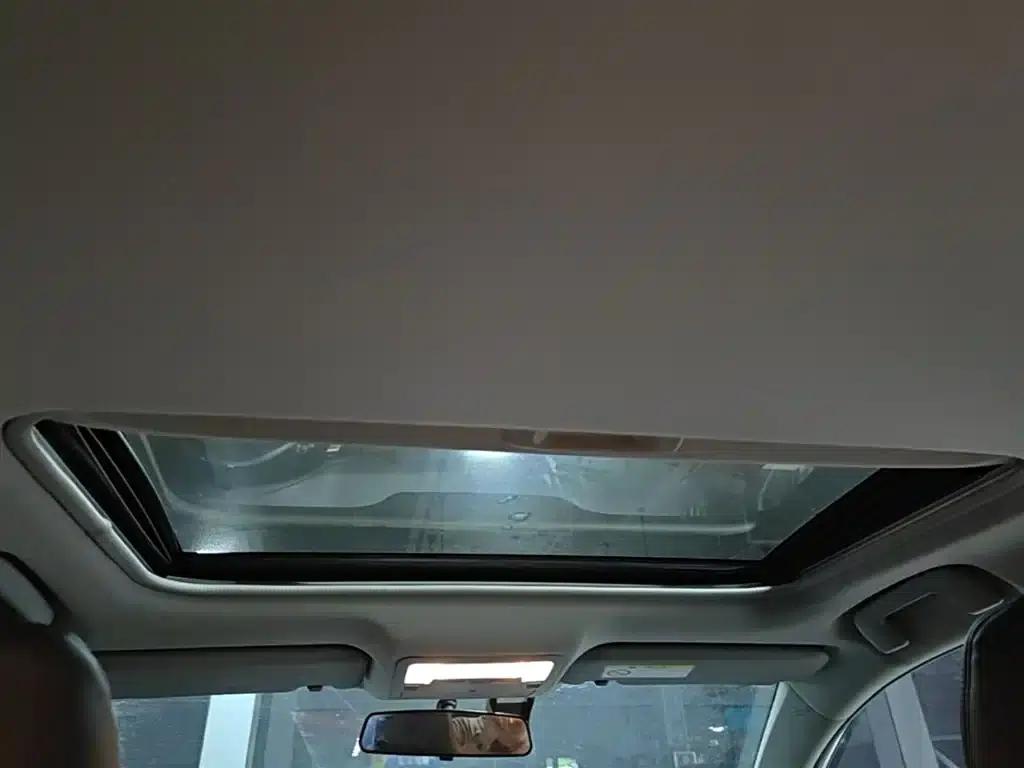 Corolla Hybrid E+ 2019 1.8L E-CVT Leading Edition — миниатюра 18