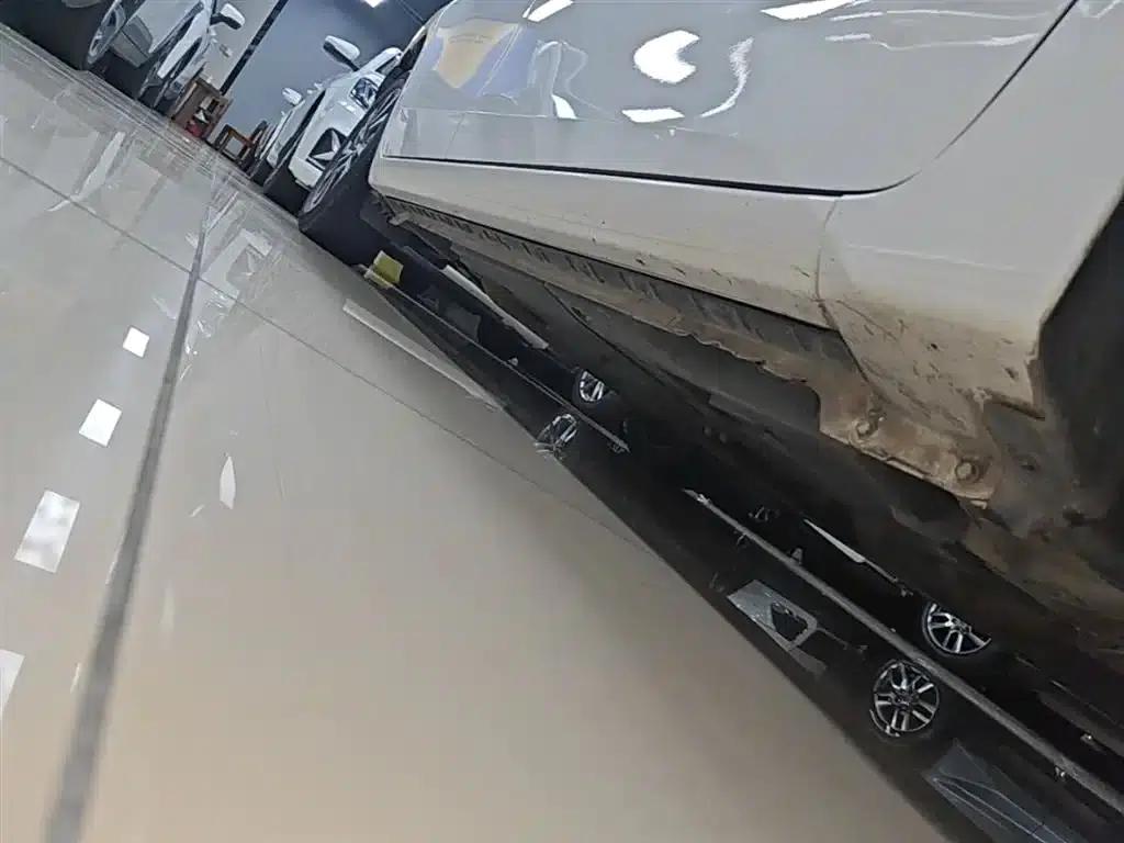Corolla Hybrid E+ 2019 1.8L E-CVT Leading Edition — миниатюра 21